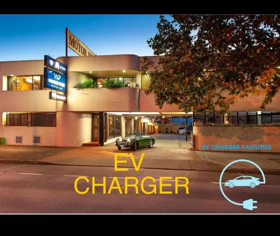 Property building in Albury Winsor Park Motor Inn