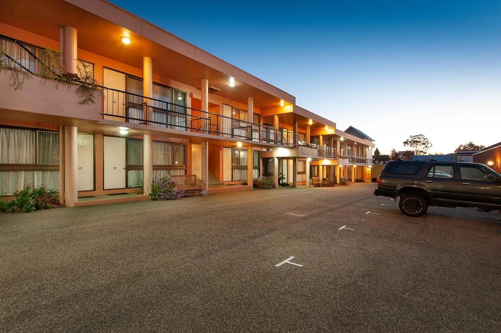 Property building in Albury Winsor Park Motor Inn