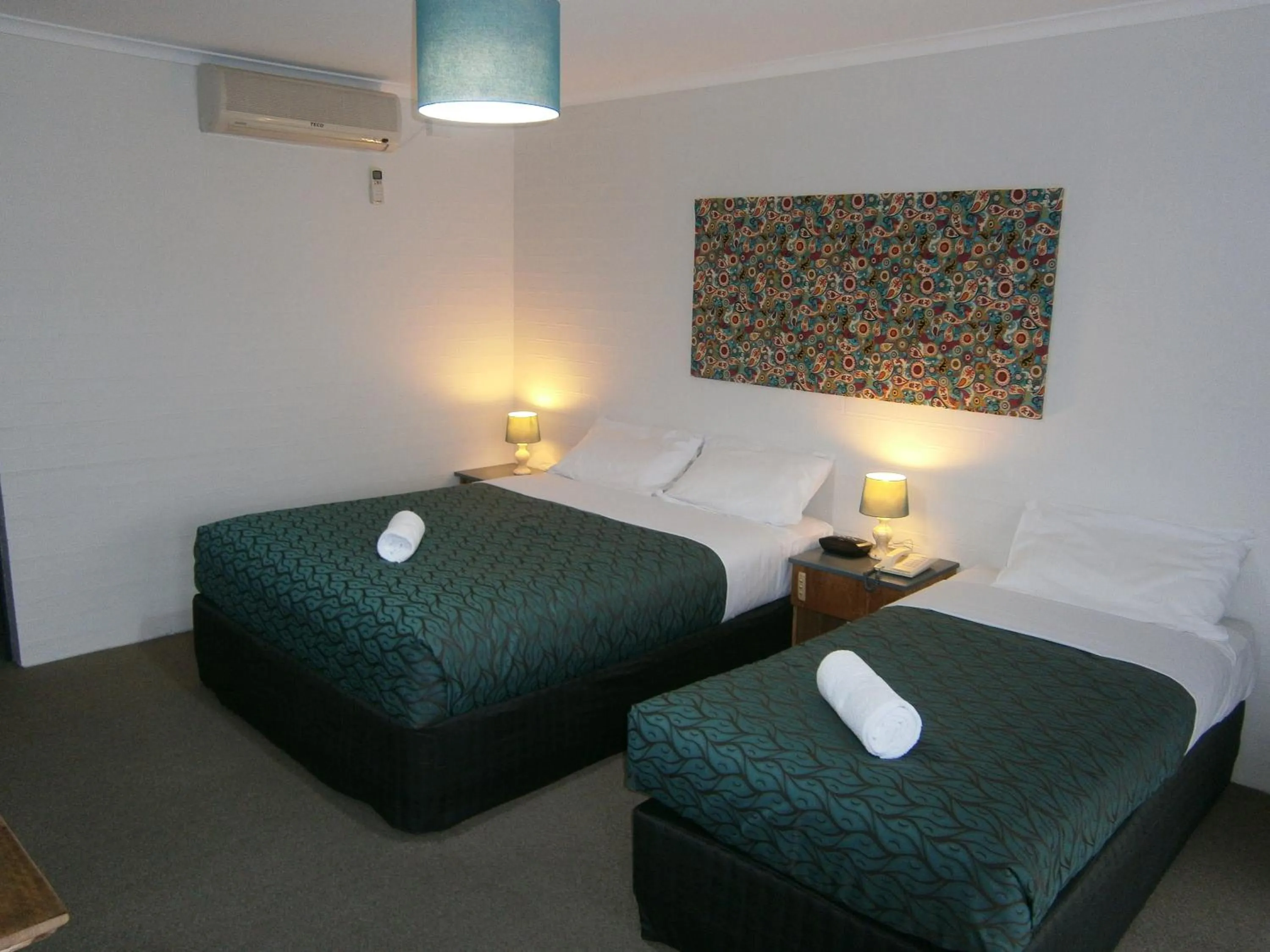 Decorative detail, Bed in Albury Winsor Park Motor Inn