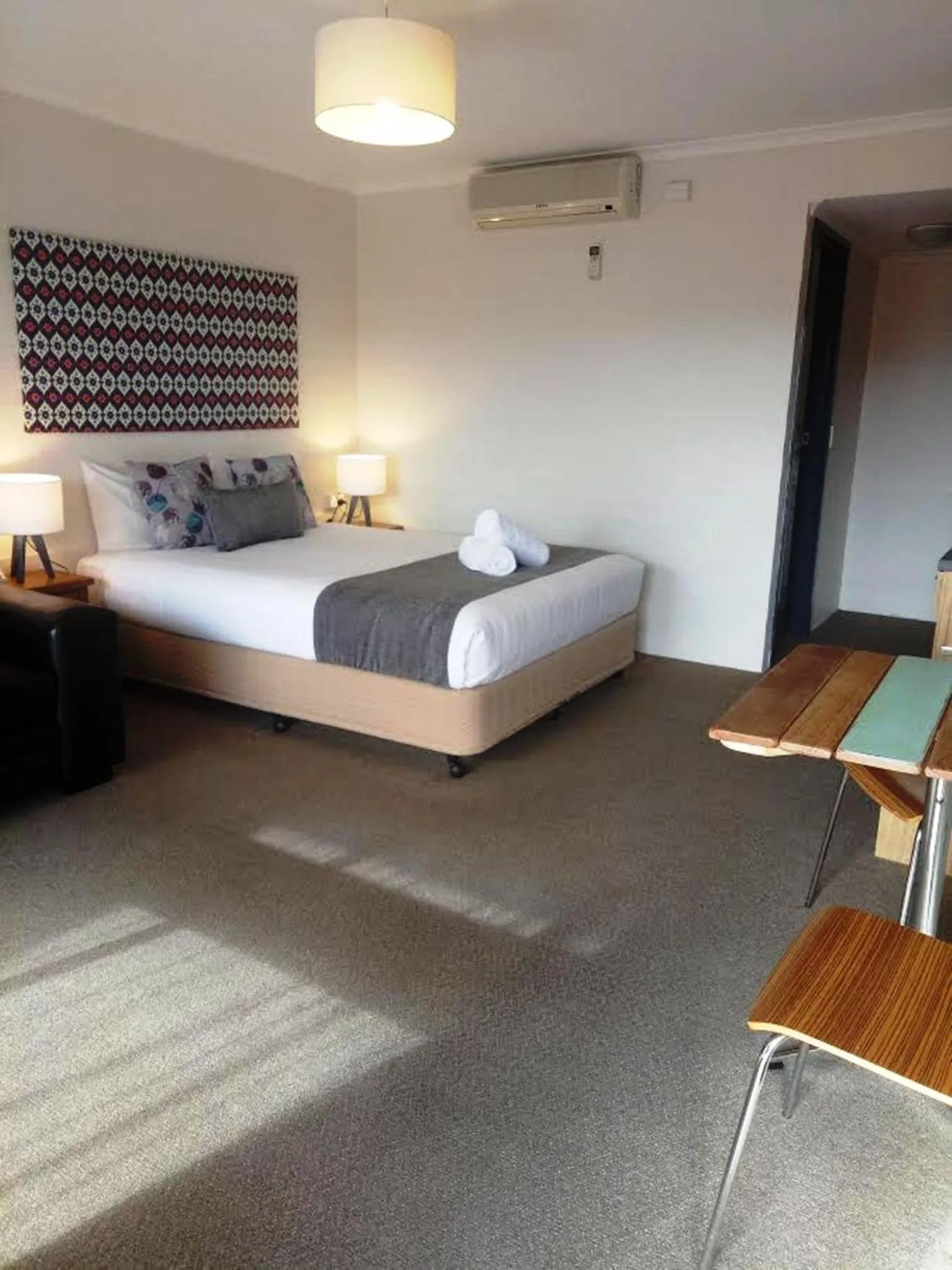 Photo of the whole room, Bed in Albury Winsor Park Motor Inn