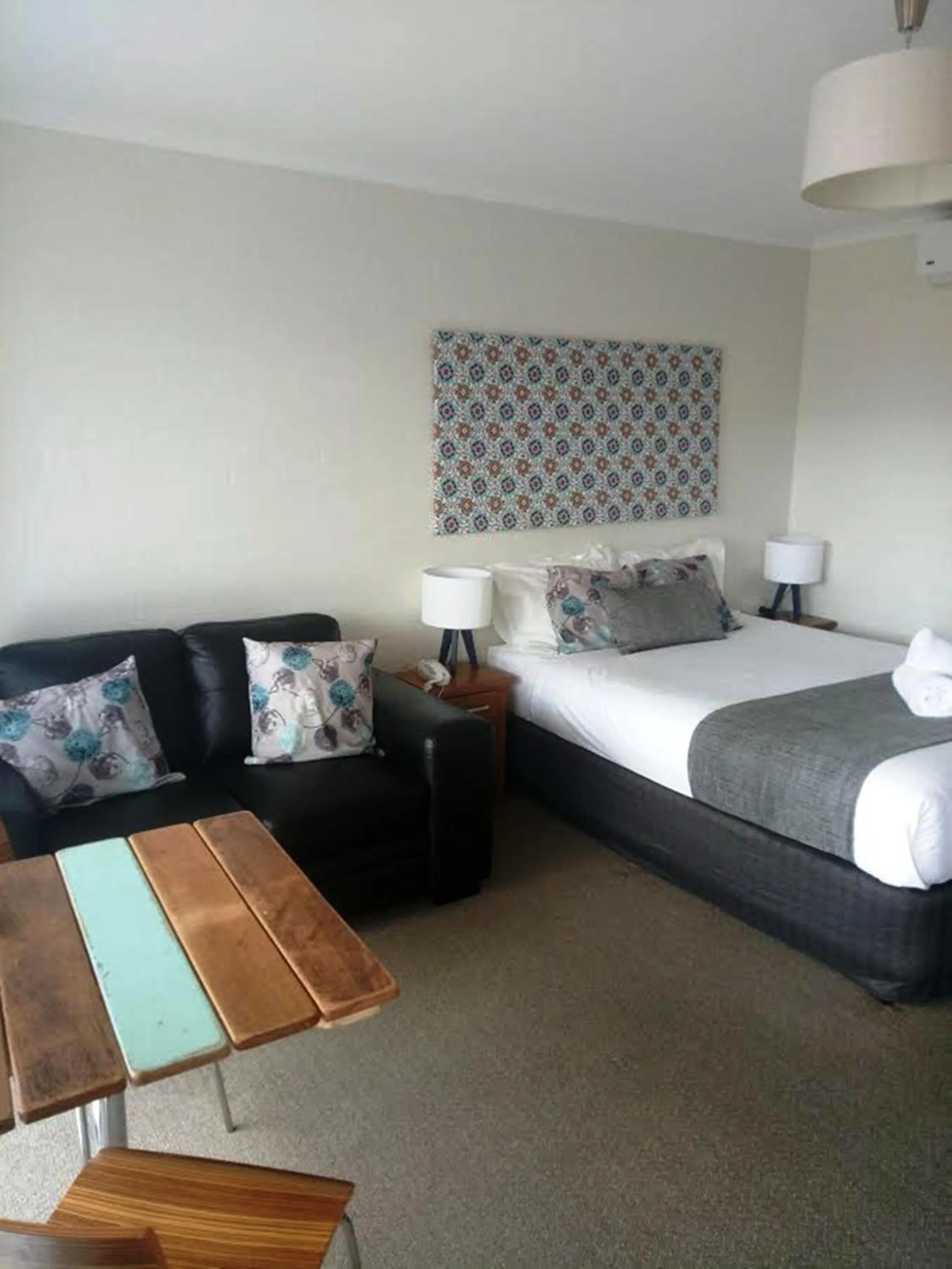 Photo of the whole room, Bed in Albury Winsor Park Motor Inn