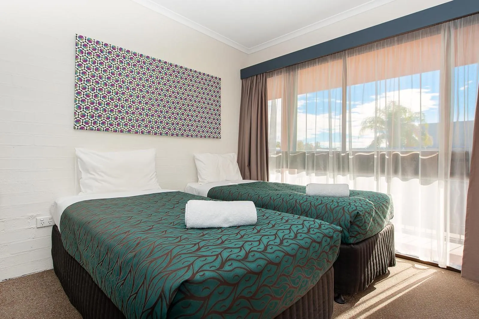 Bedroom, Bed in Albury Winsor Park Motor Inn