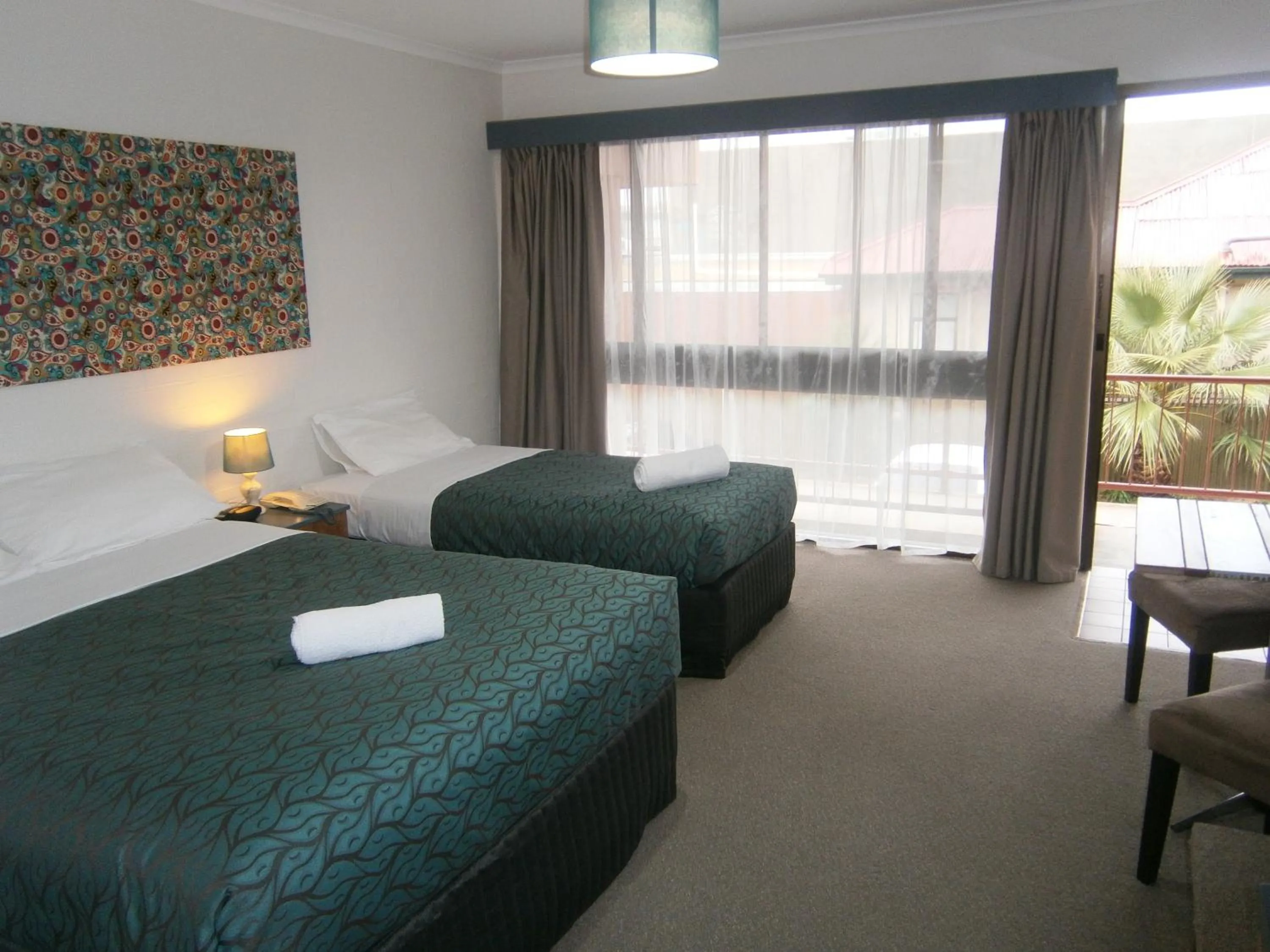 Photo of the whole room, Bed in Albury Winsor Park Motor Inn