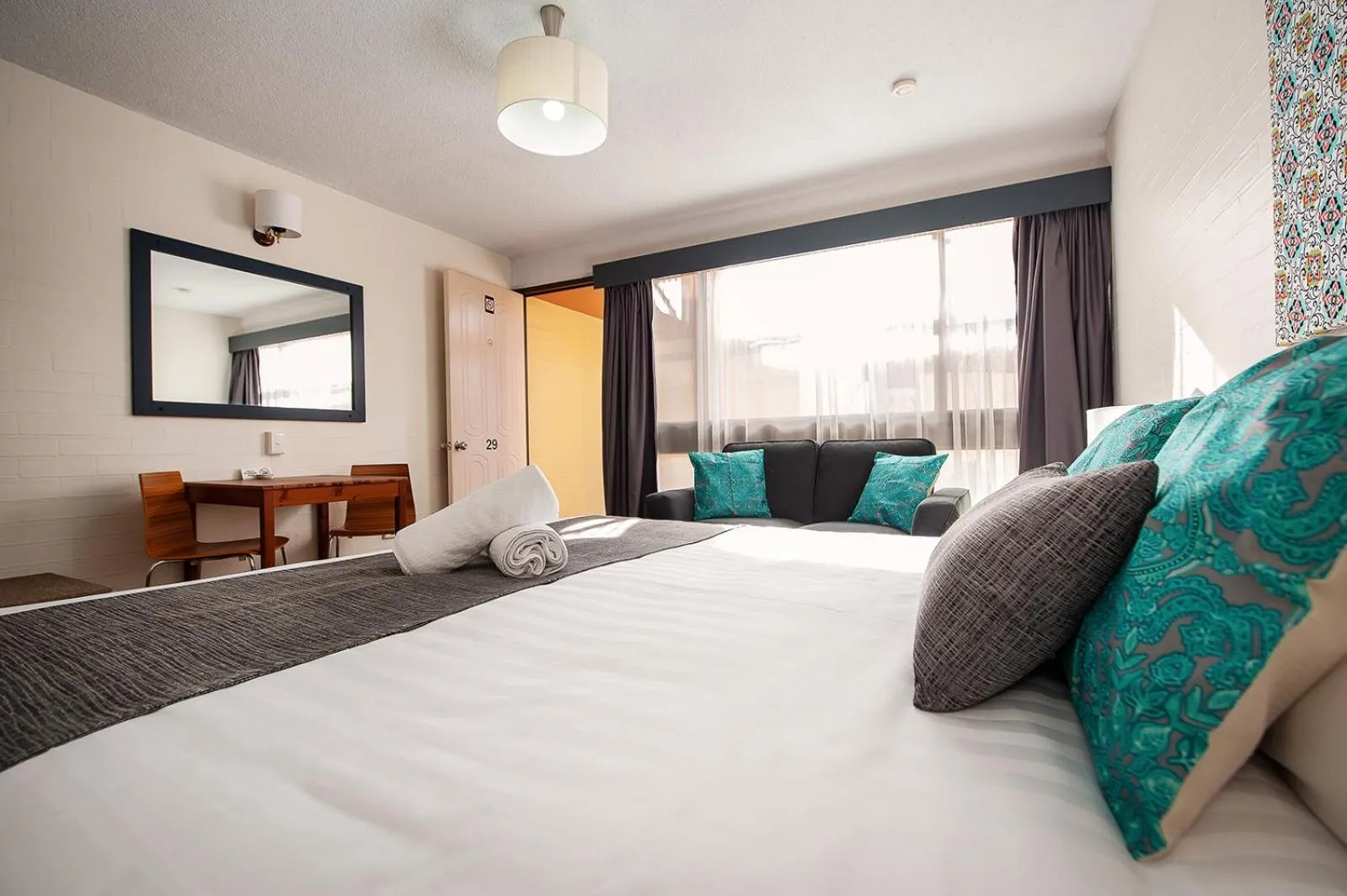 Bed in Albury Winsor Park Motor Inn