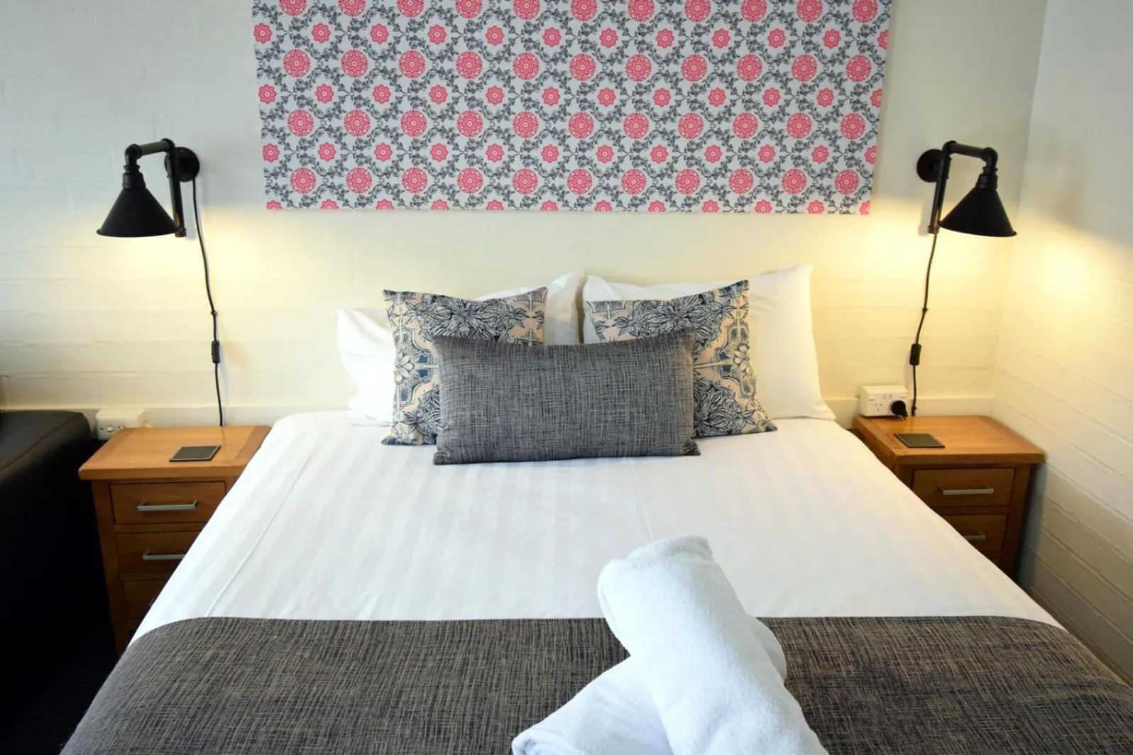 Bed in Albury Winsor Park Motor Inn