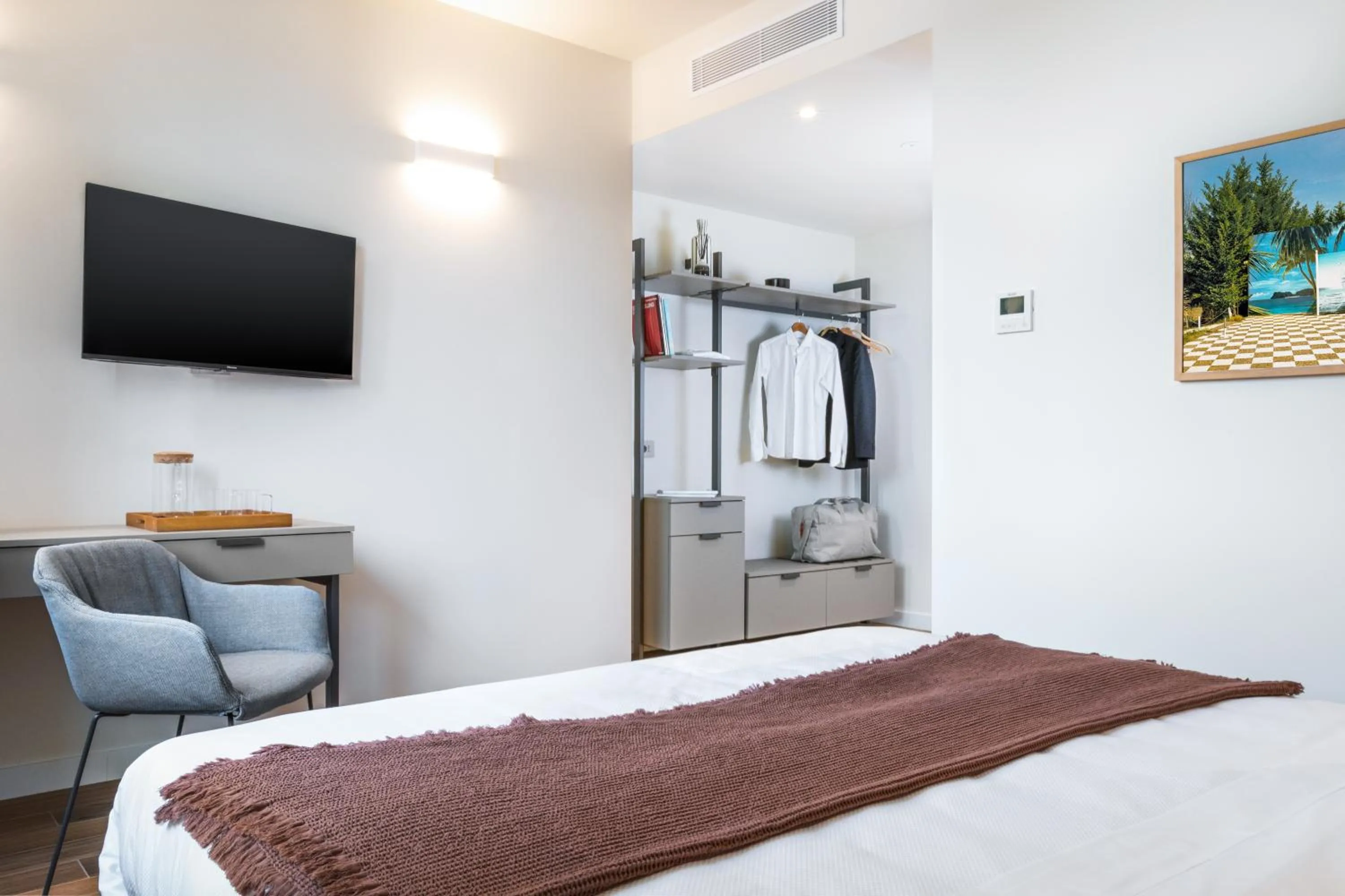 Communal lounge/ TV room, Bed in CO99 Art Building Residence