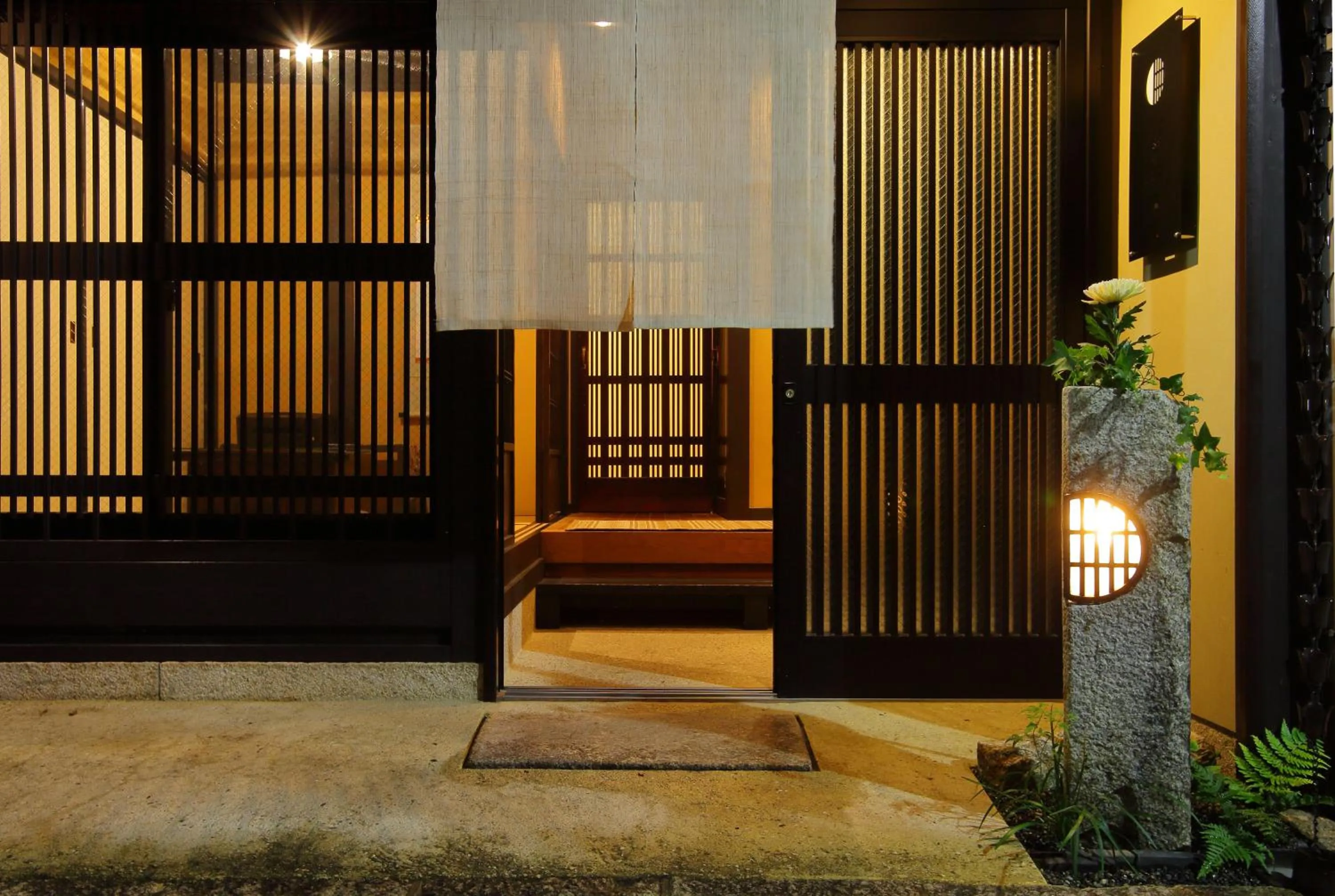 Facade/entrance in Kyo-Akari Inn