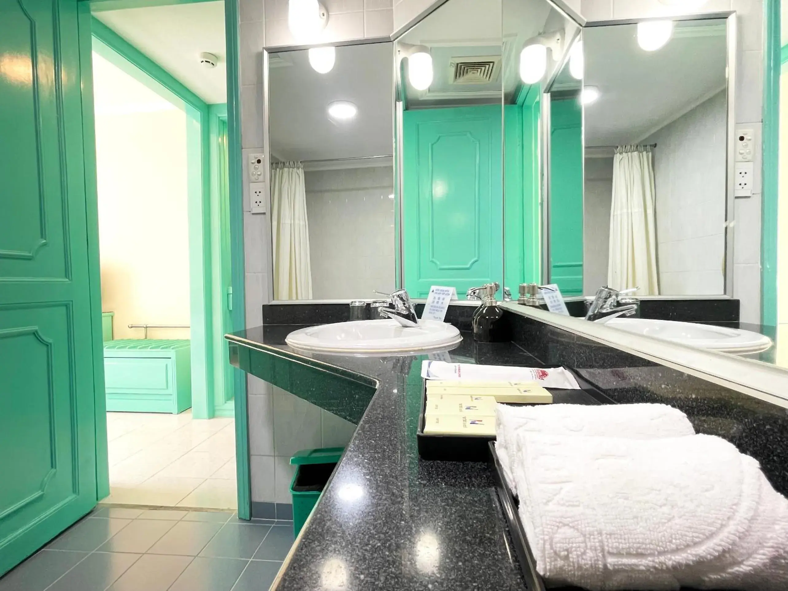 Bed in Bat Dat Hotel Bed in Bat Dat Hotel