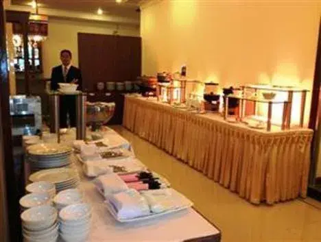 Restaurant/places to eat in Bat Dat Hotel Restaurant/places to eat in Bat Dat Hotel