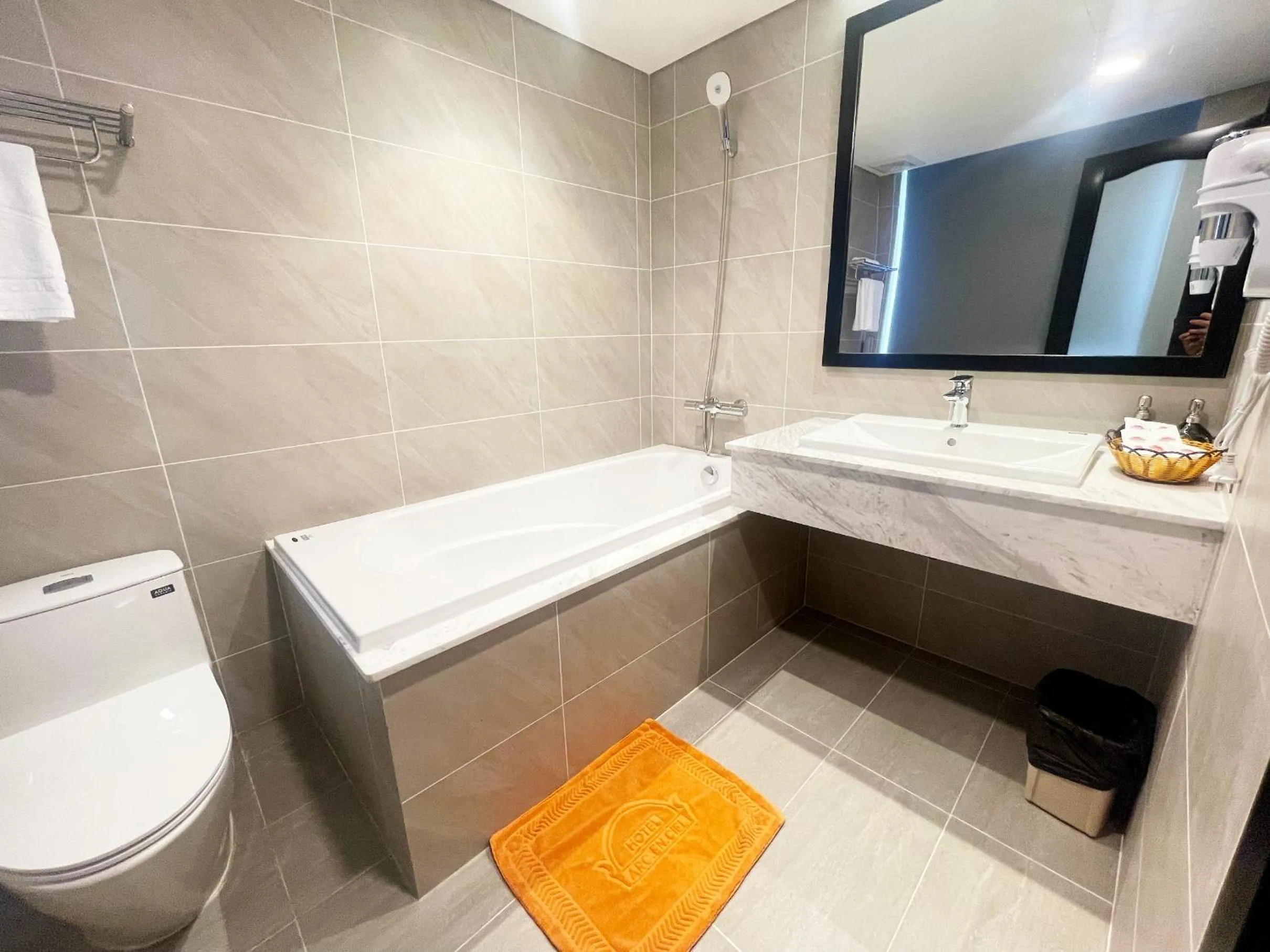 Thien Hong - Arc En Ciel Hotel