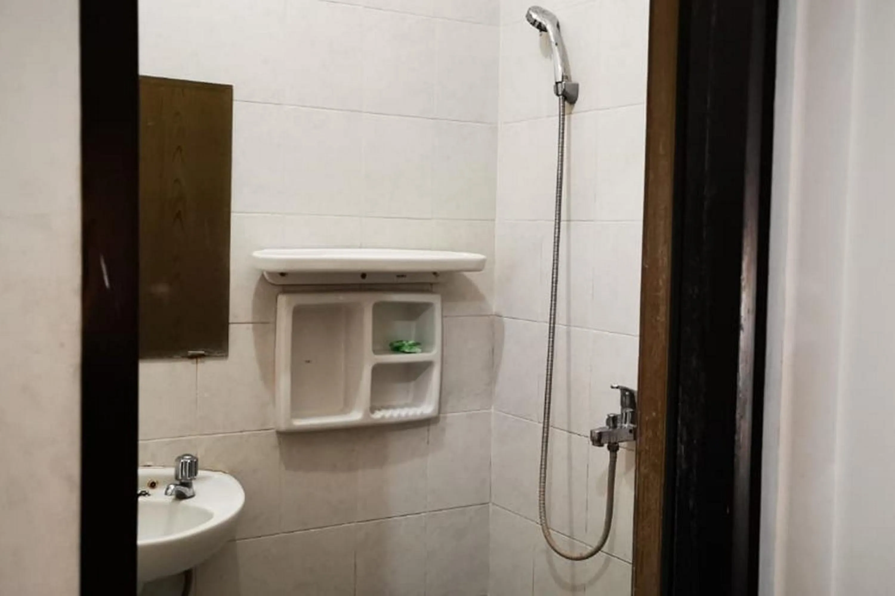 Bathroom in Dinnar Homestay Gayungan Syariah RedPartner