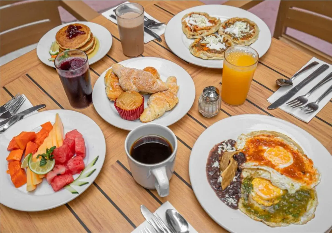 Breakfast in Playa Suites Acapulco Breakfast in Playa Suites Acapulco
