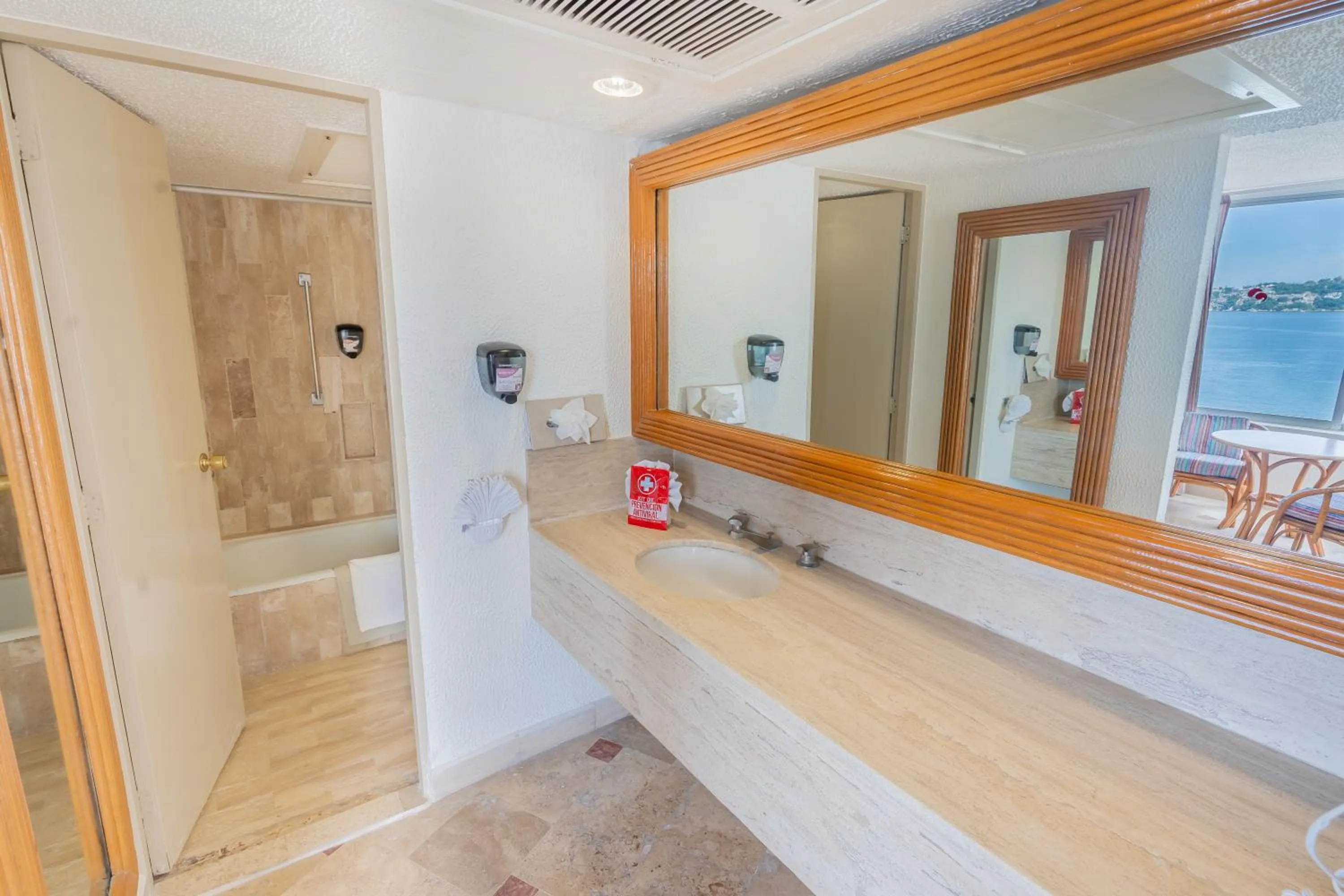 Toilet in Playa Suites Acapulco