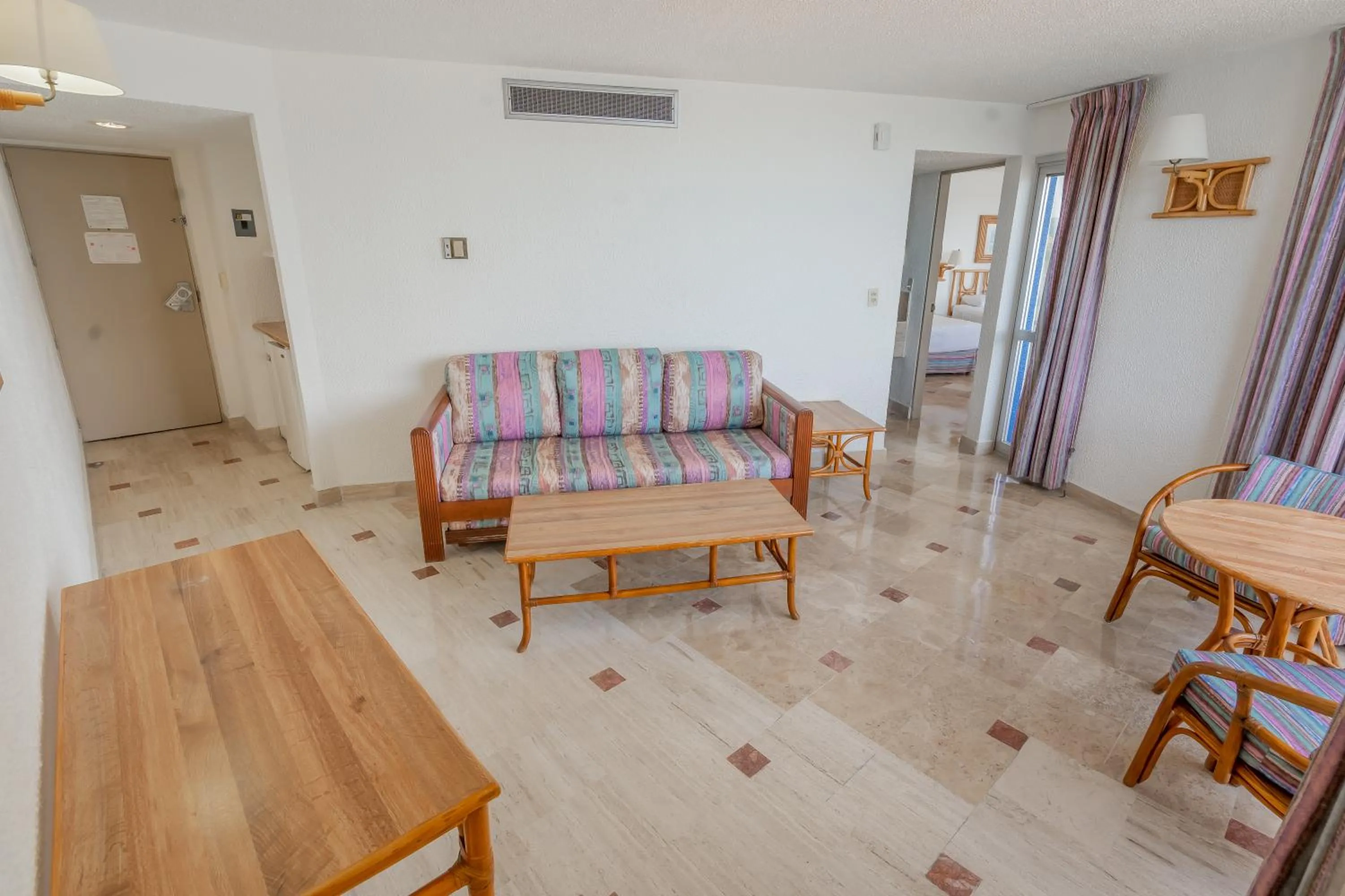 Living room in Playa Suites Acapulco