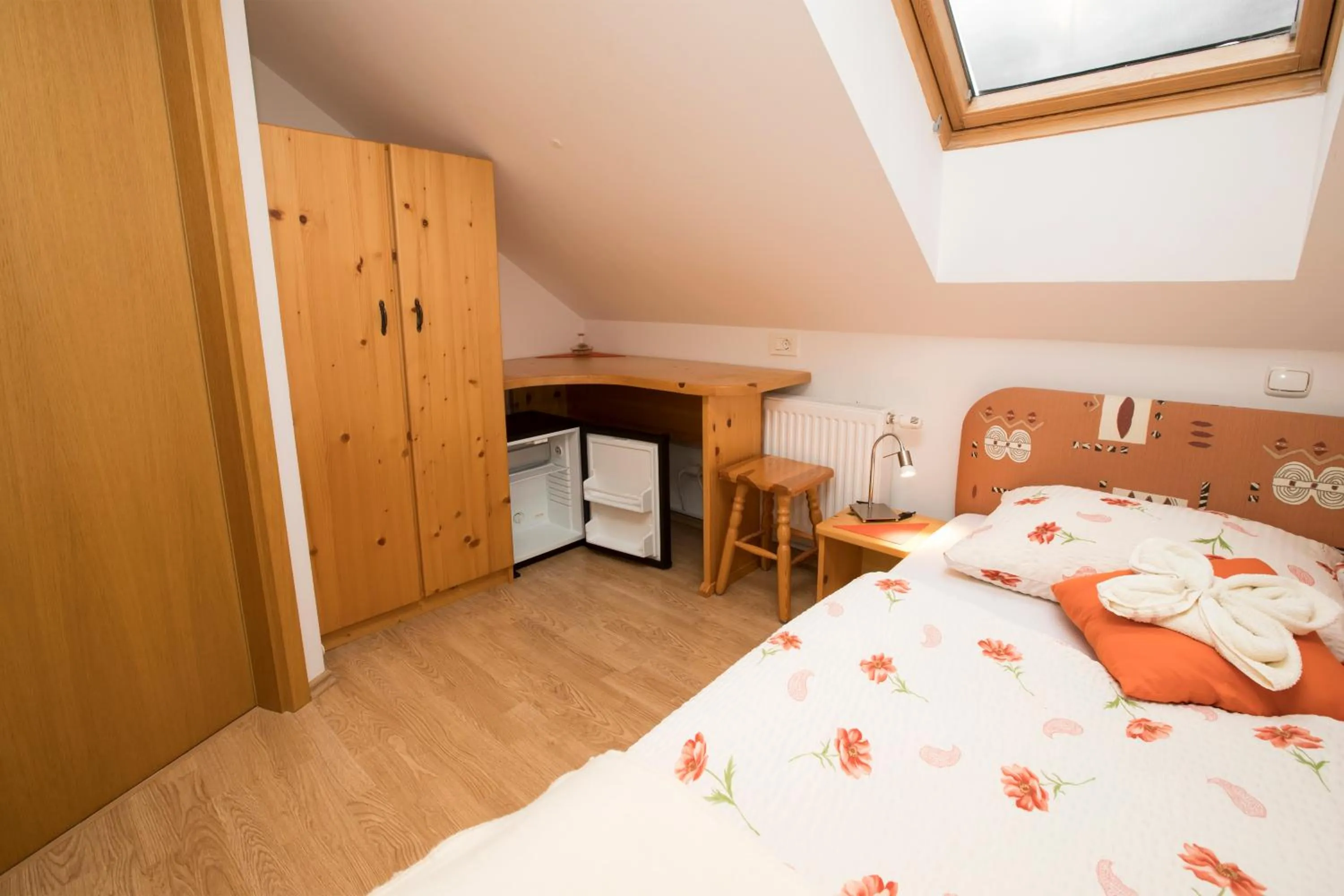 Other, Bed in Accommodation Resman