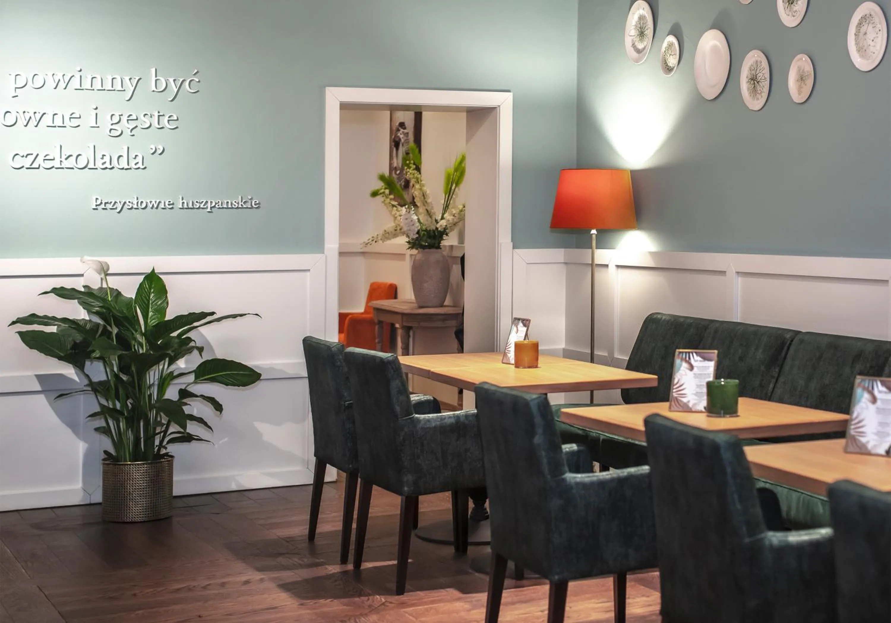 Restaurant/places to eat in Apartamenty Sowa Toruń