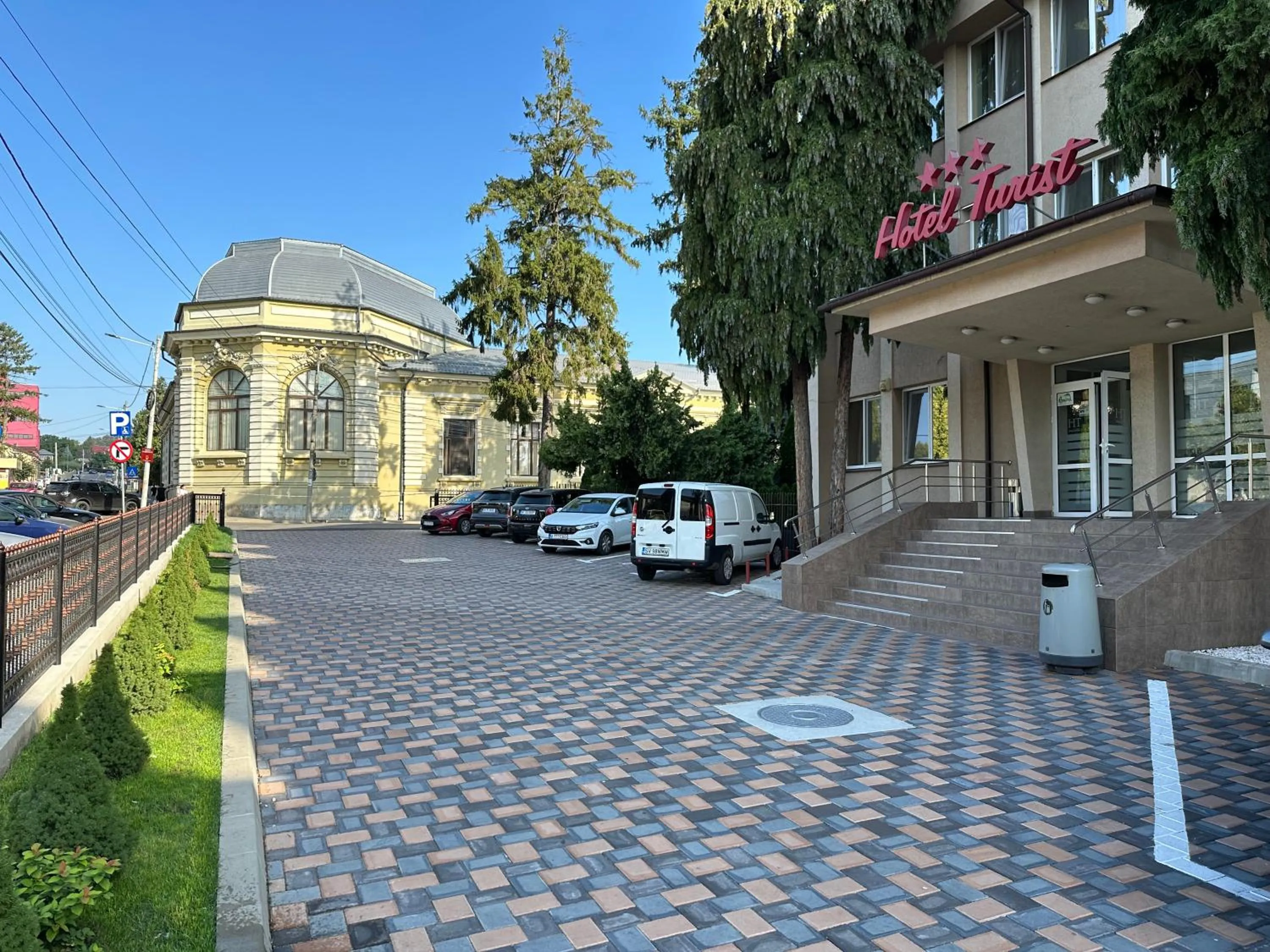 Parking in Hotel Turist