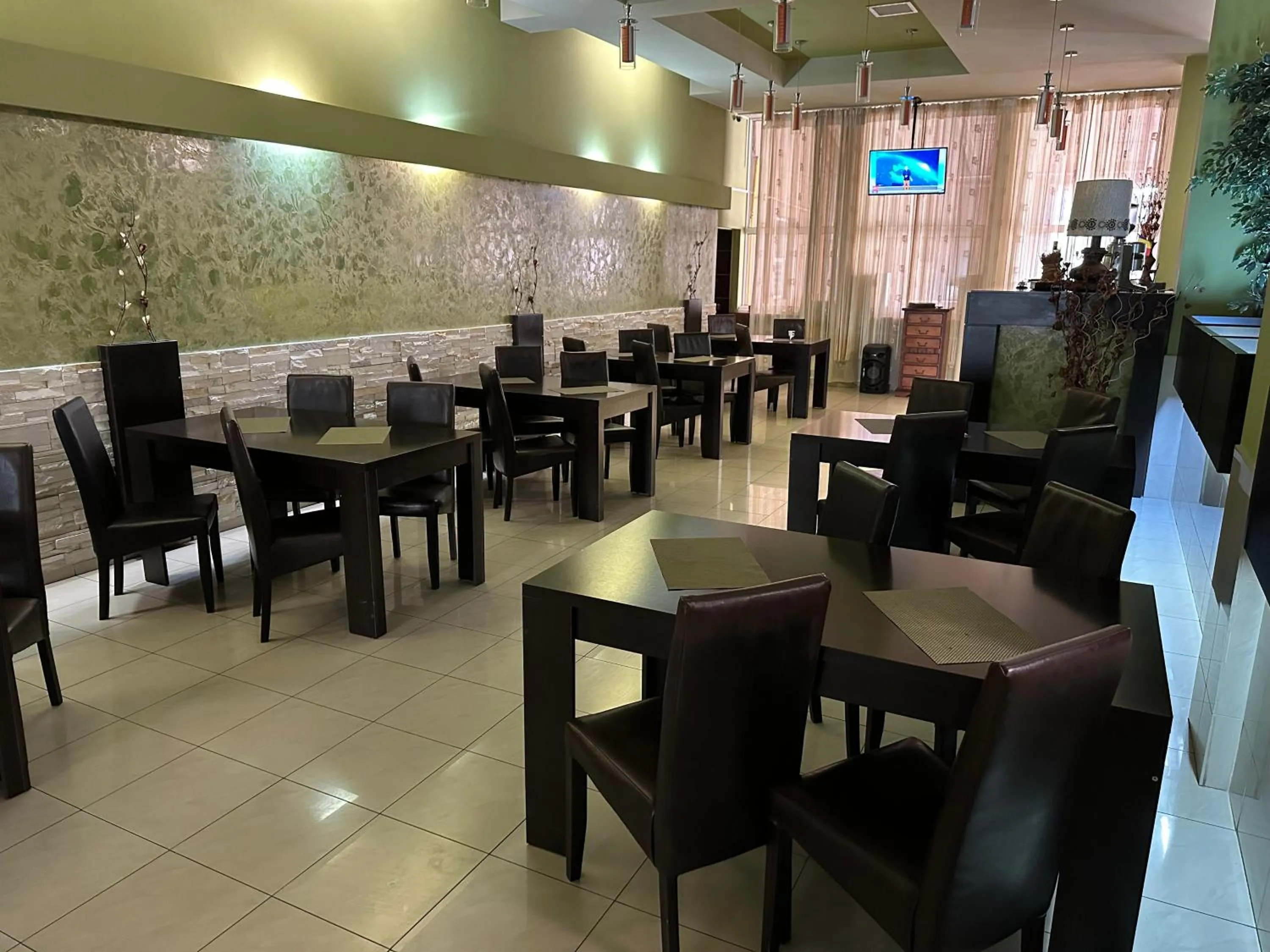 Restaurant/places to eat in Hotel Turist