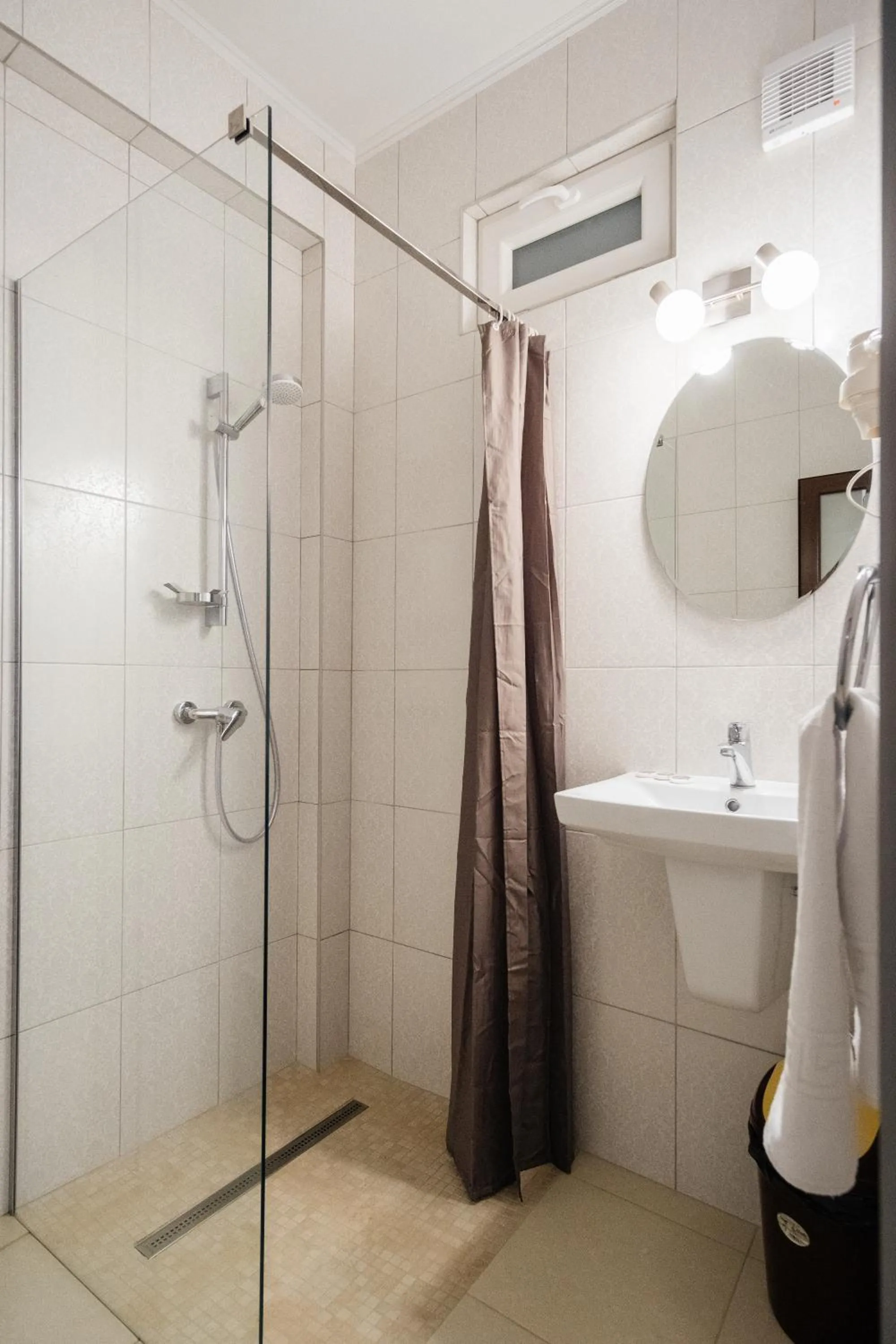 Bathroom in Hotel Turist