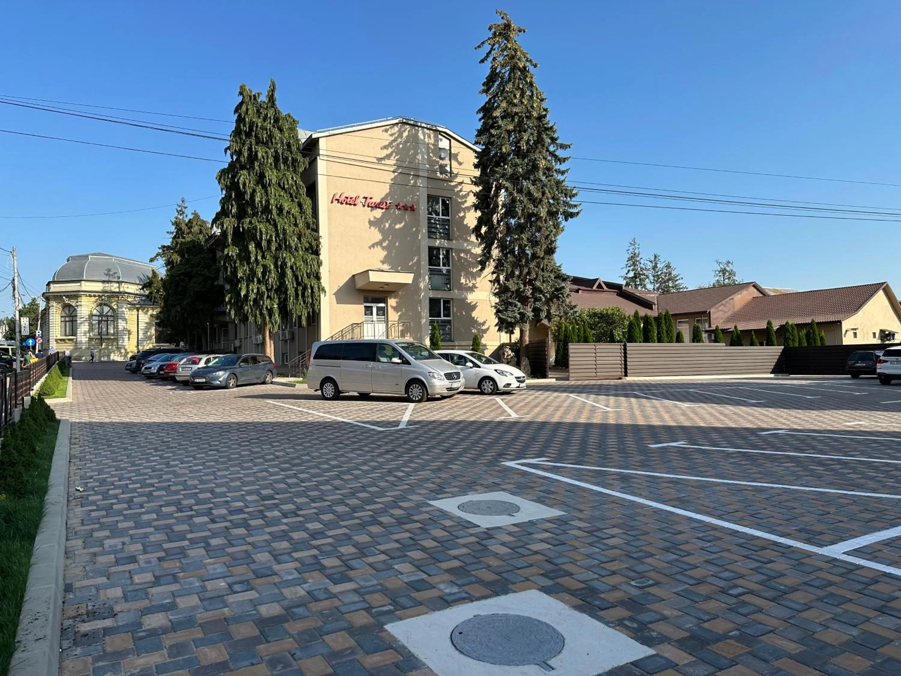 Parking in Hotel Turist