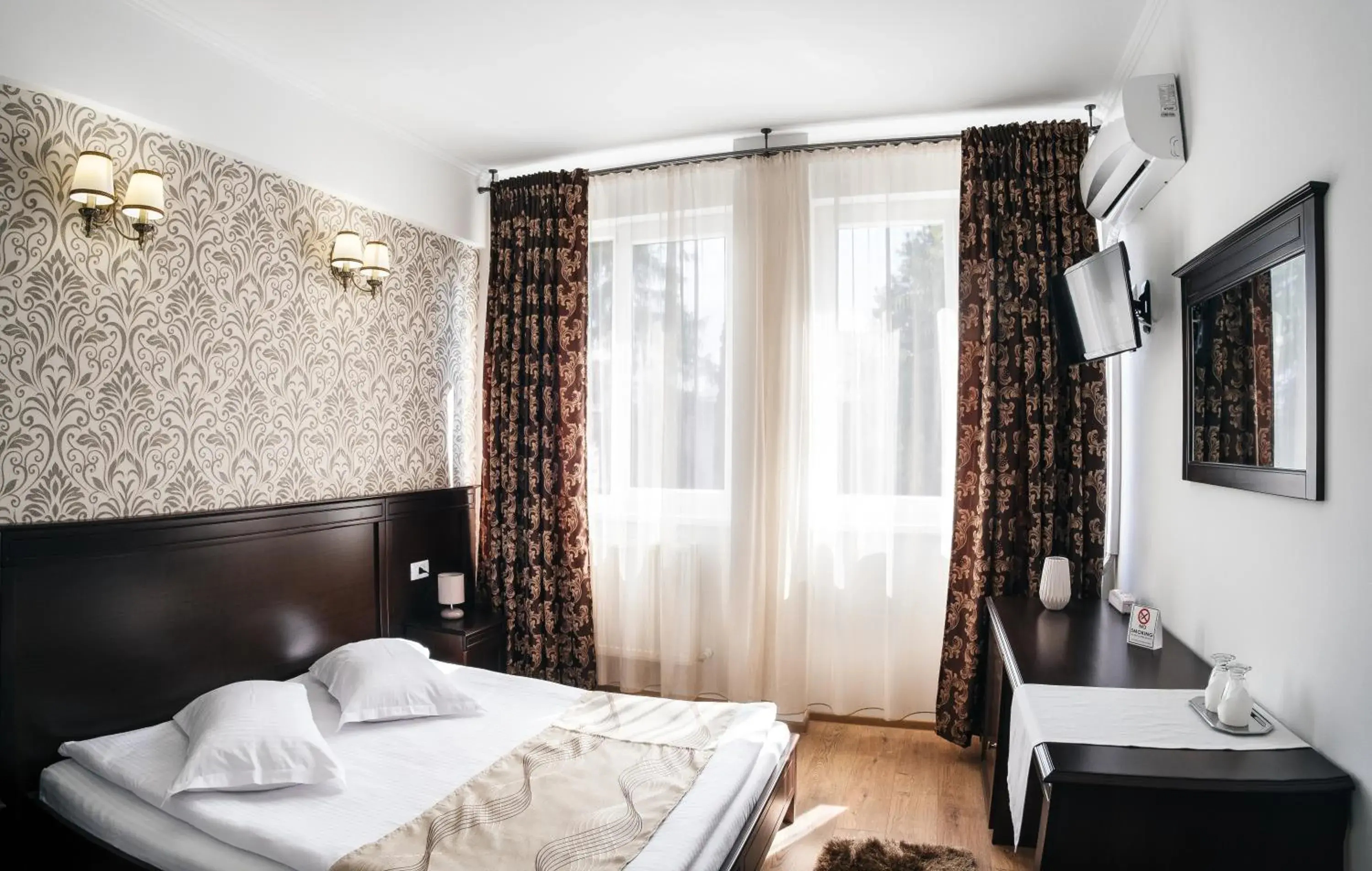 Deluxe Double Room in Hotel Turist Deluxe Double Room in Hotel Turist