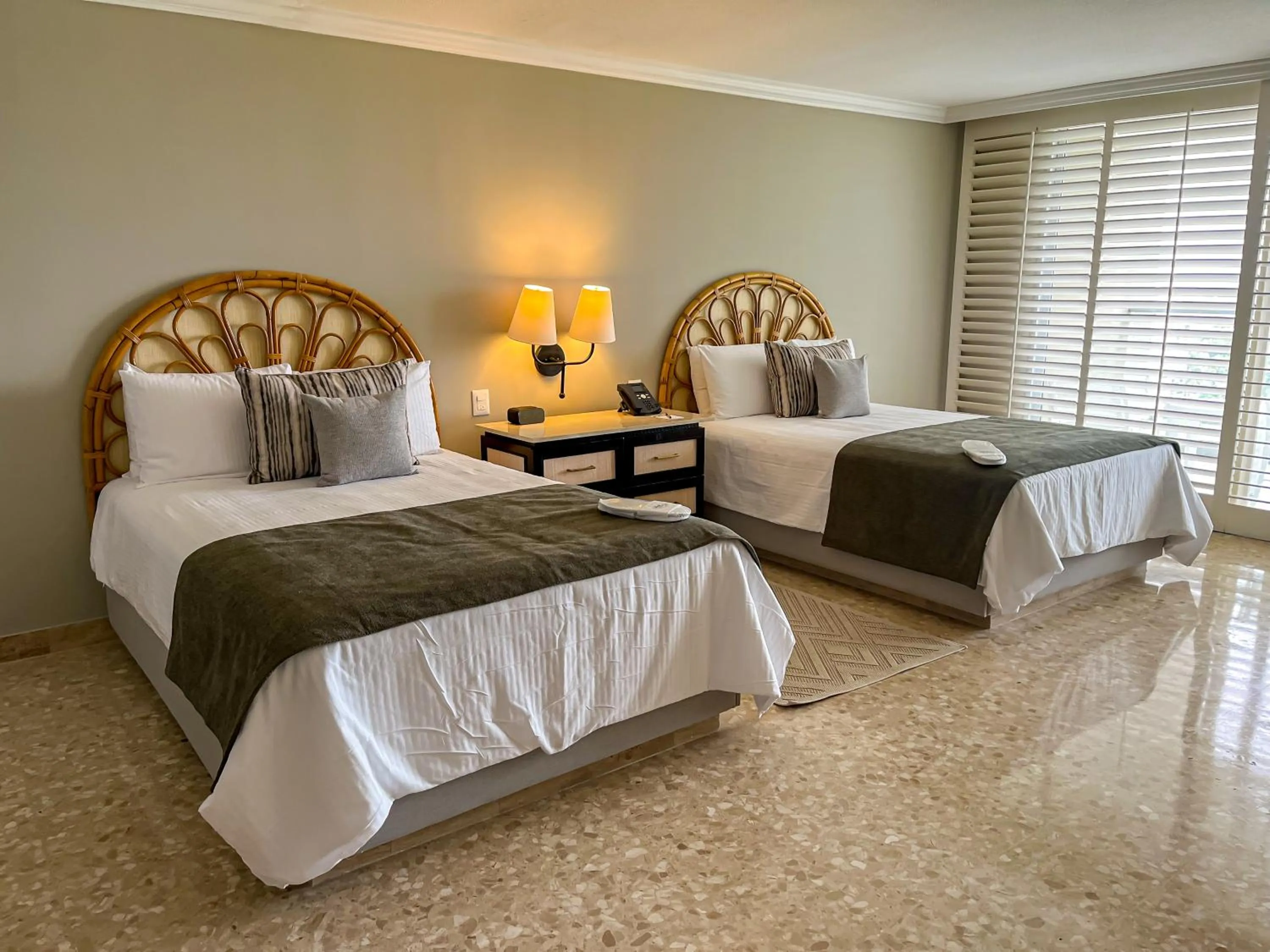 Property building, Bed in Princess Mundo Imperial Riviera Diamante Acapulco