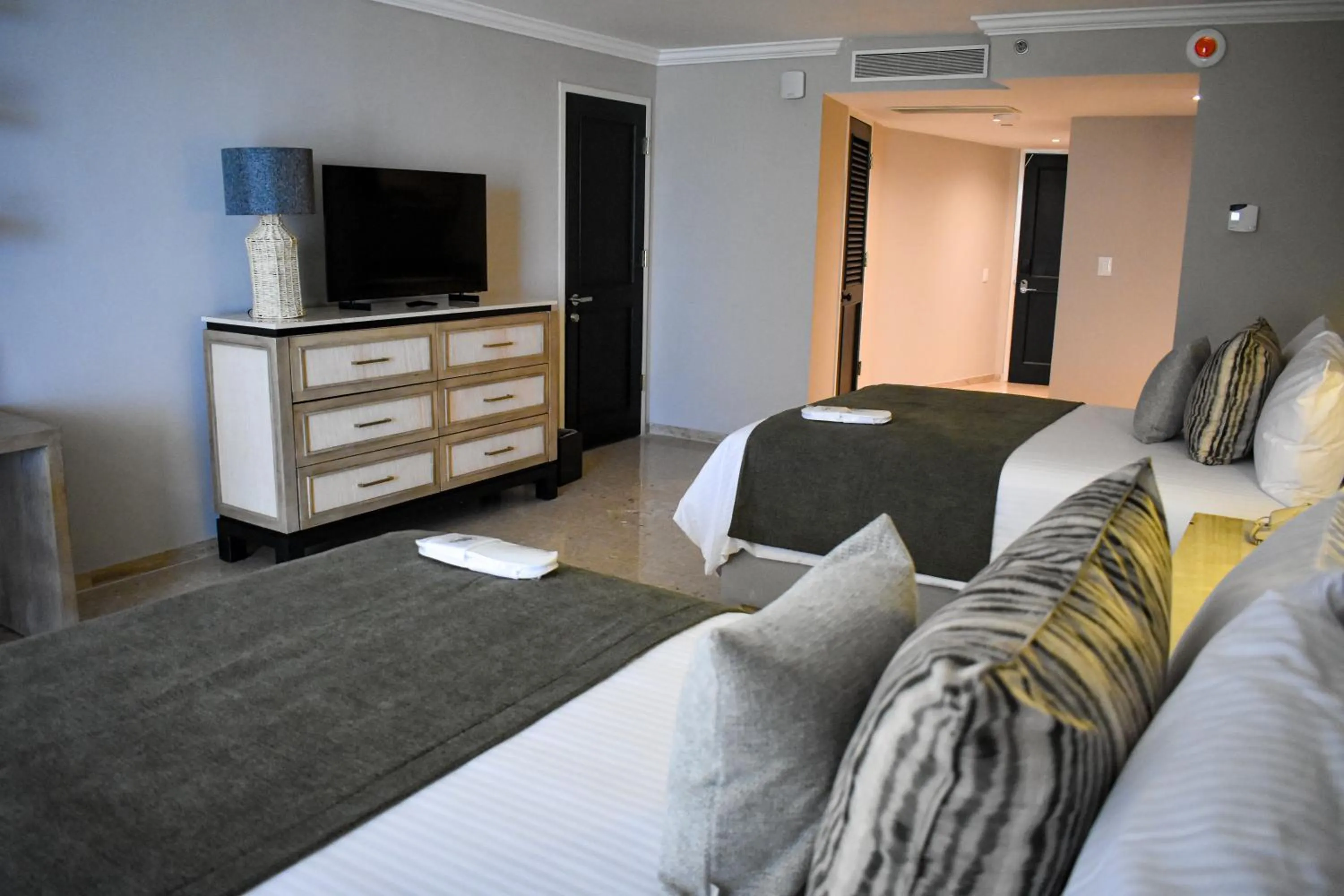 furniture, Bed in Princess Mundo Imperial Riviera Diamante Acapulco