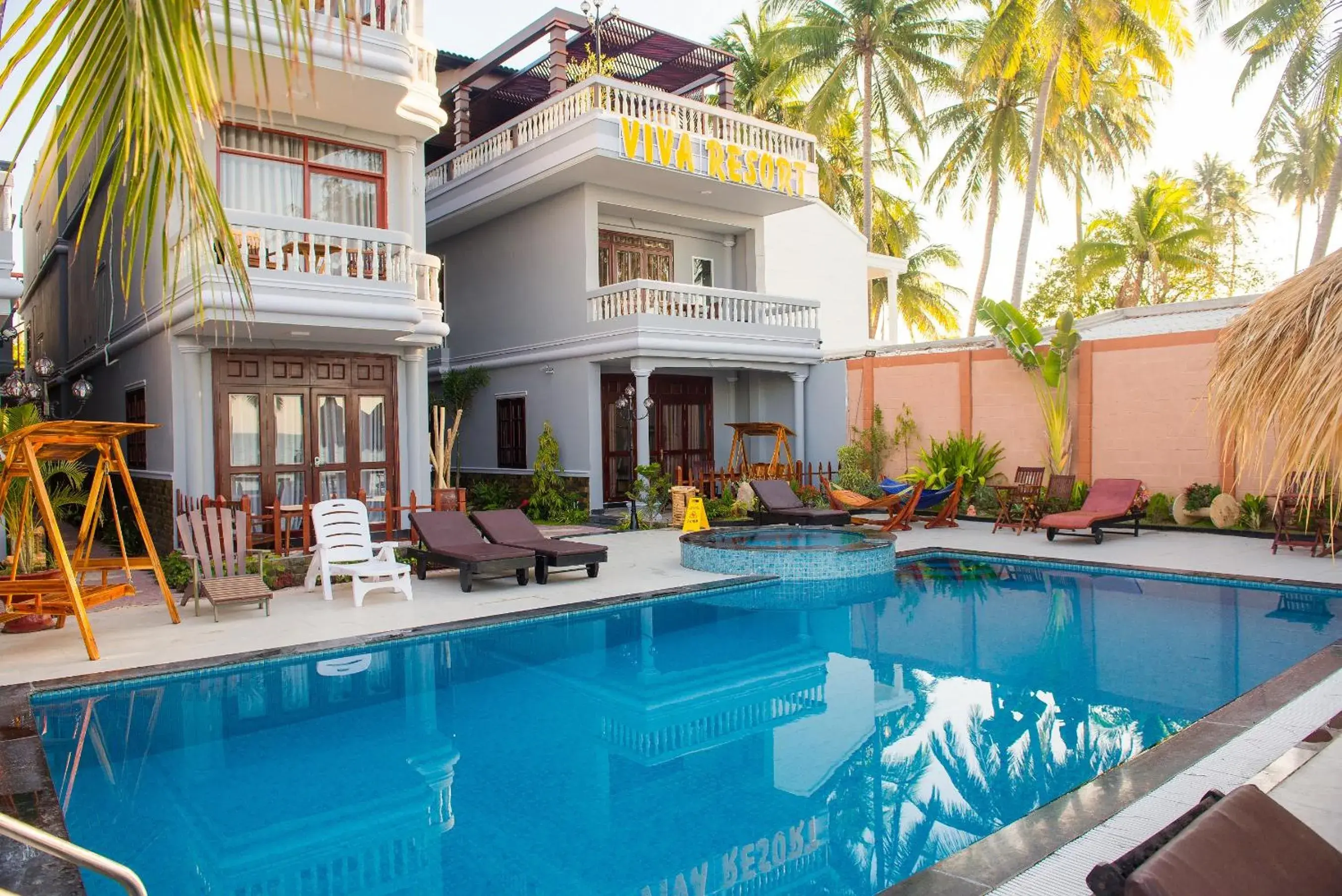 Swimming pool in ViVa Resort Mui Ne Swimming pool in ViVa Resort Mui Ne