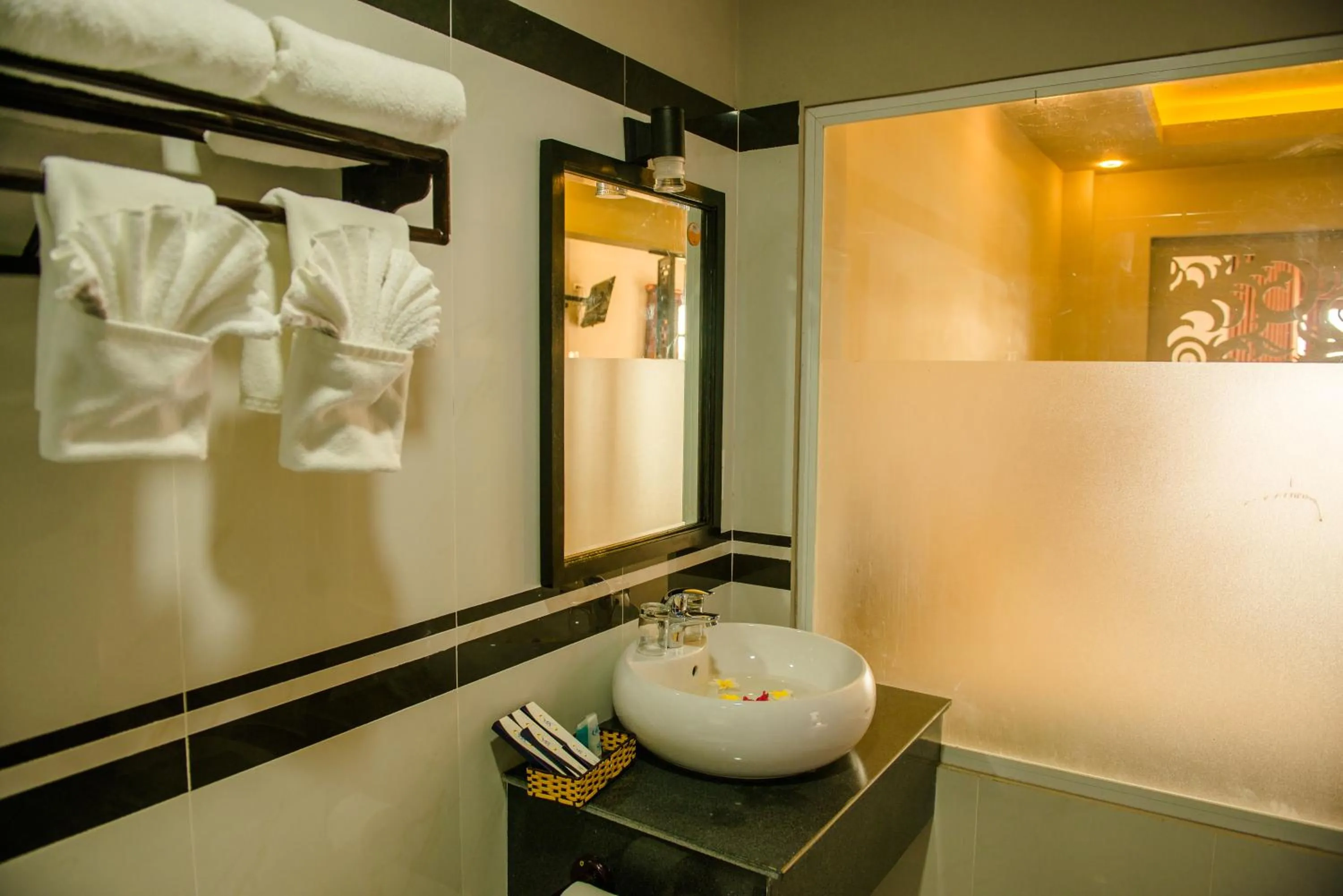 Shower in ViVa Resort Mui Ne