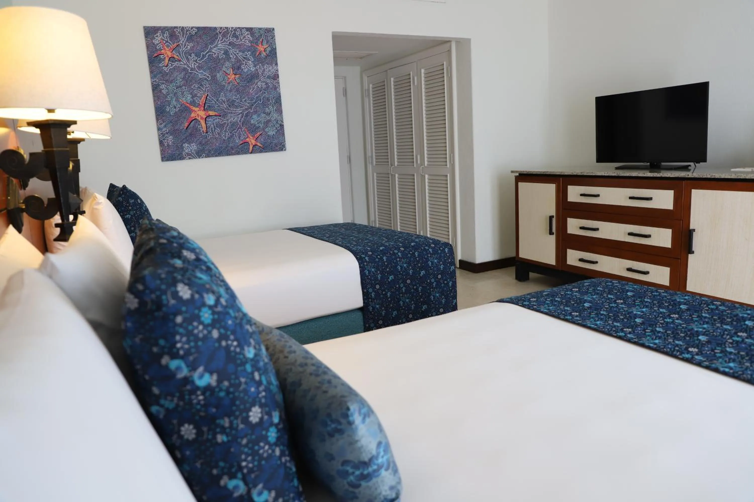 Bed in Pierre Mundo Imperial Riviera Diamante Acapulco