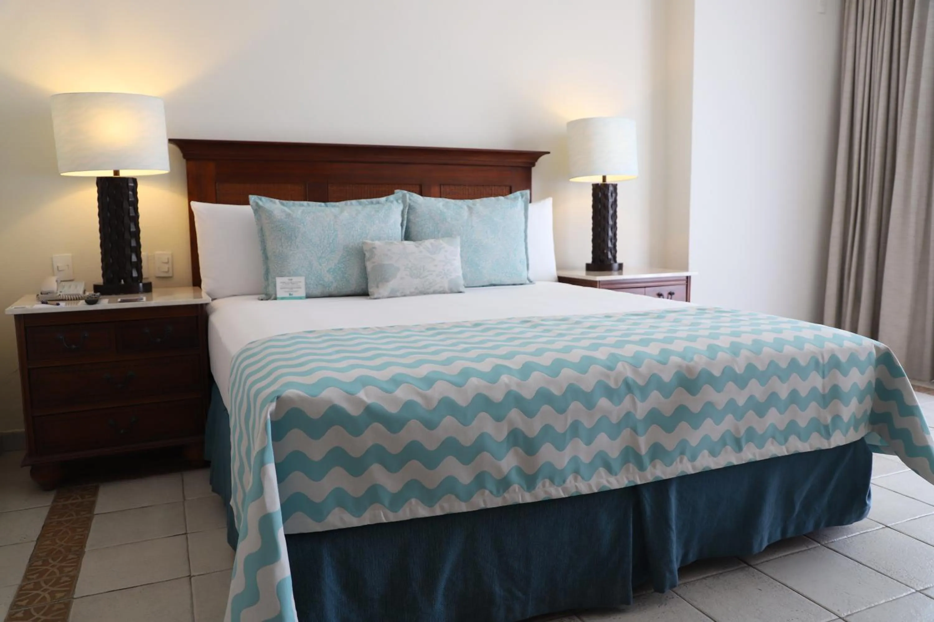 Bed in Pierre Mundo Imperial Riviera Diamante Acapulco