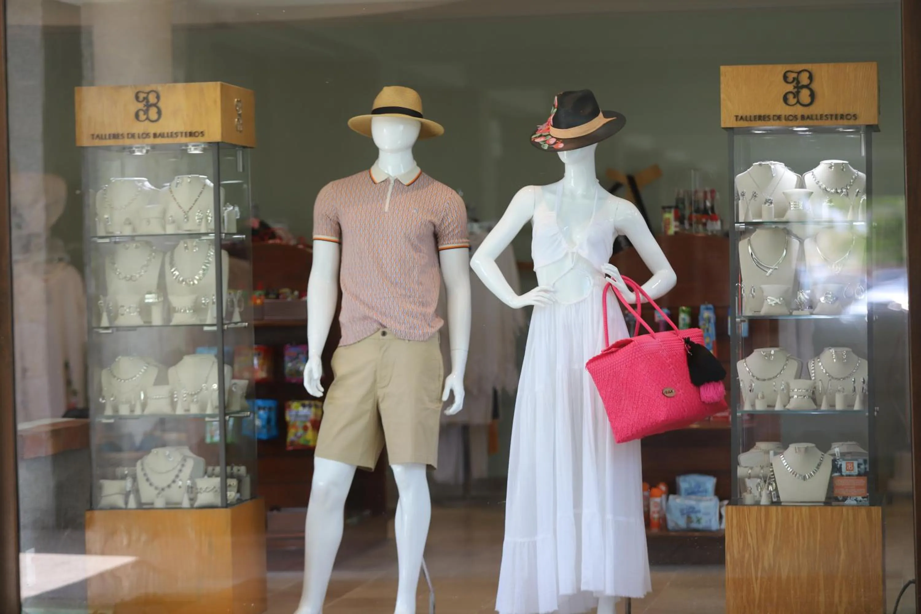 On-site shops in Pierre Mundo Imperial Riviera Diamante Acapulco