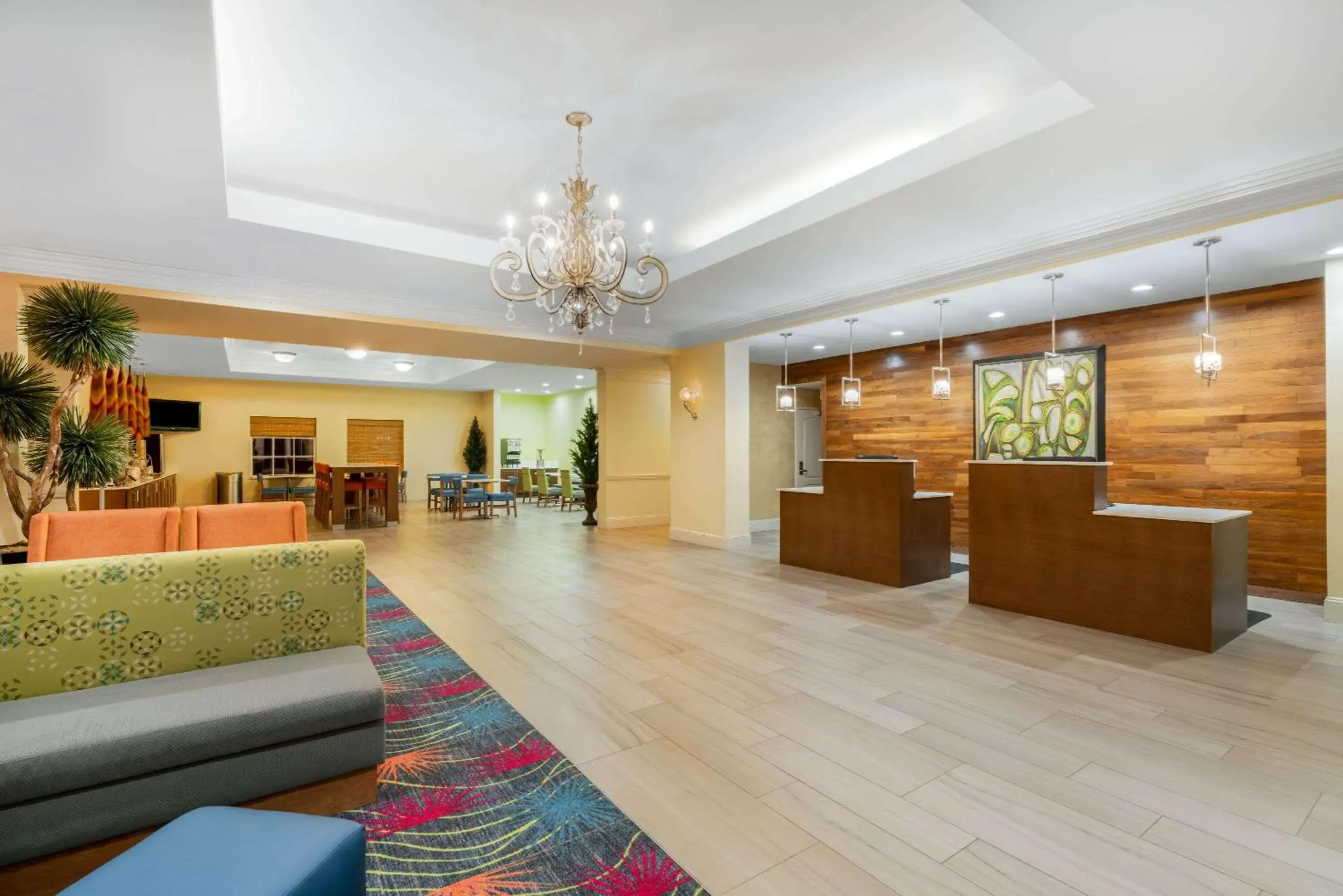 Lobby or reception in La Quinta Inn & Suites by Wyndham Broussard - Lafayette Area Lobby or reception in La Quinta Inn & Suites by Wyndham Broussard - Lafayette Area