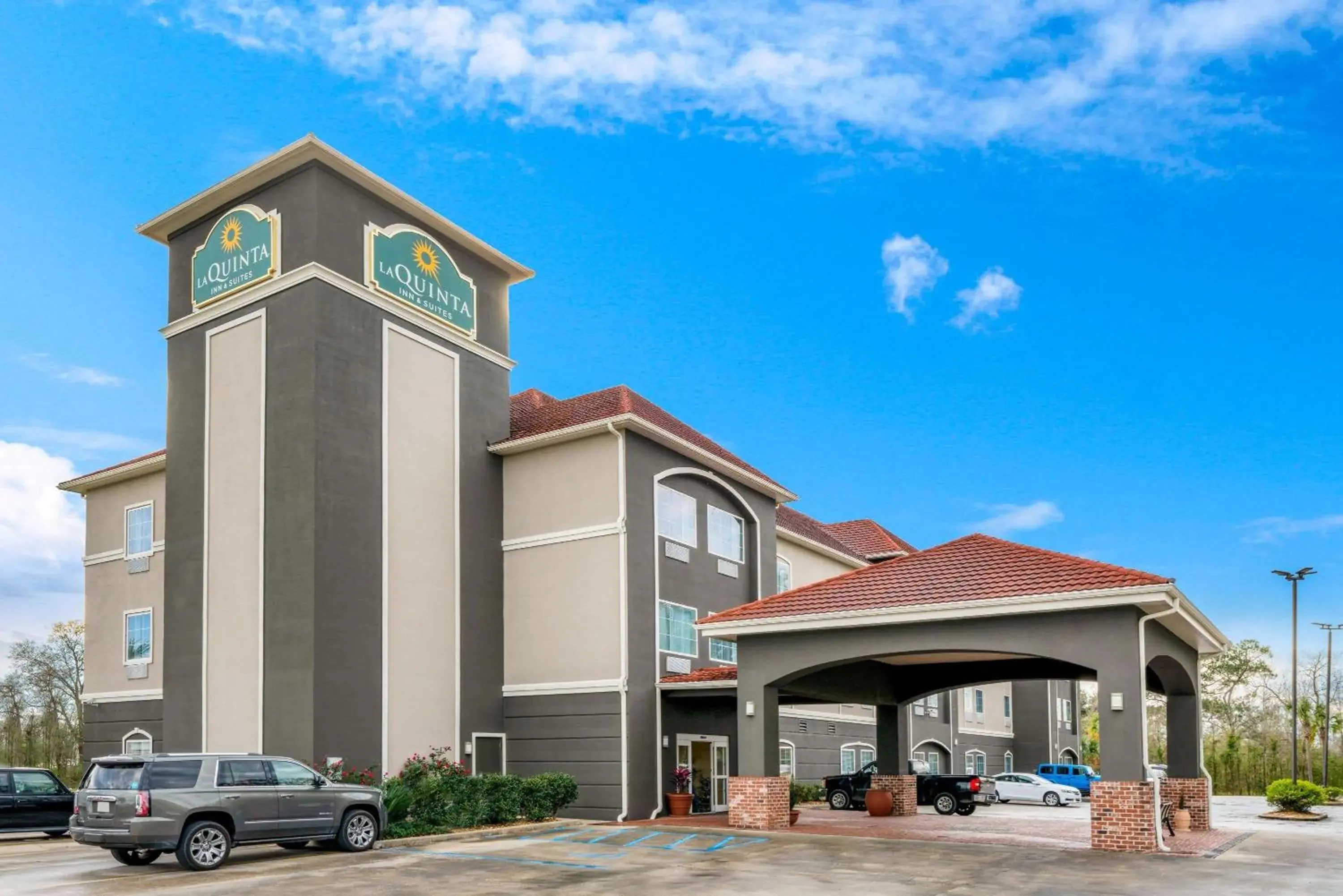Property building in La Quinta Inn & Suites by Wyndham Broussard - Lafayette Area Property building in La Quinta Inn & Suites by Wyndham Broussard - Lafayette Area