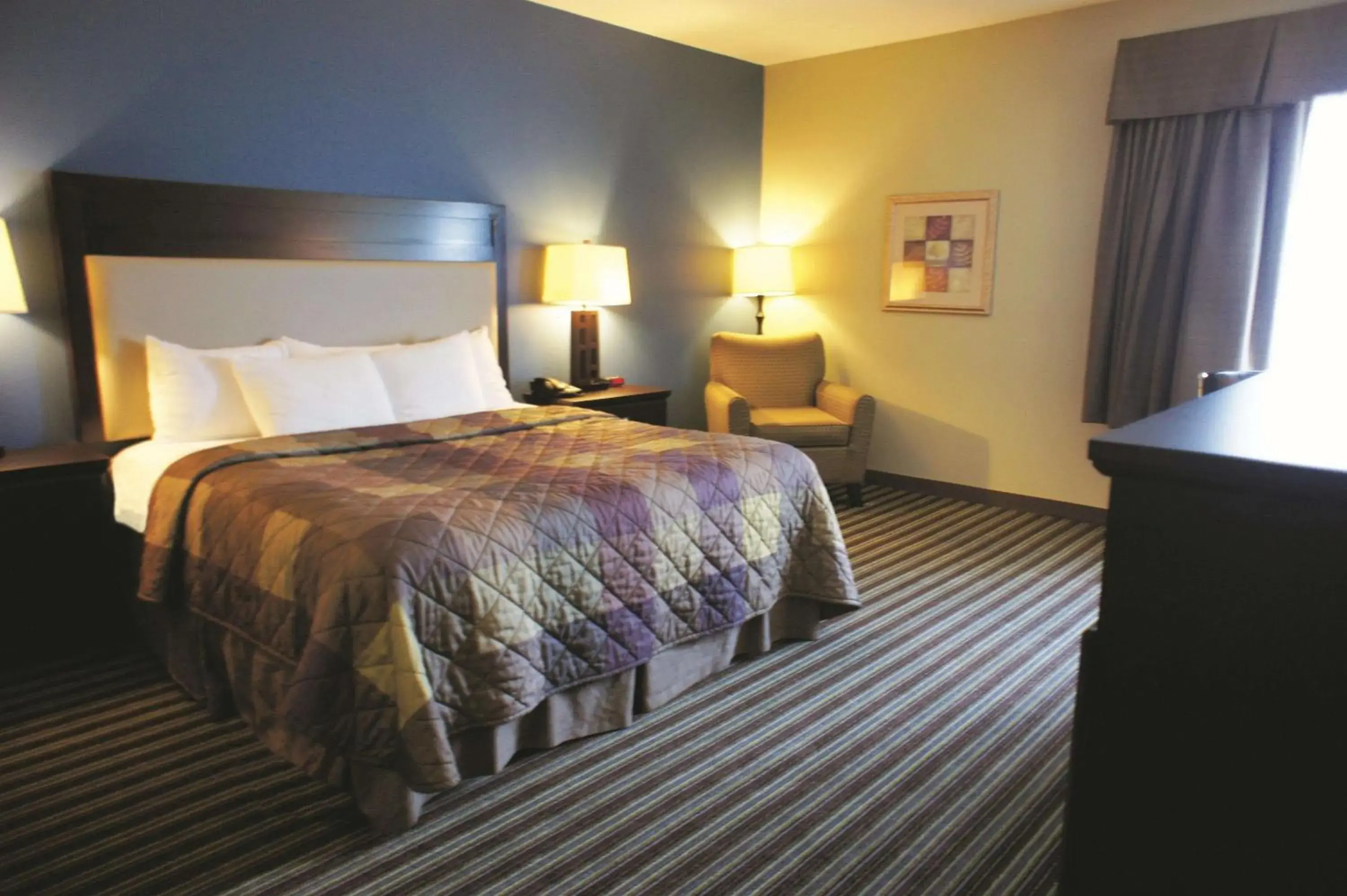 Photo of the whole room, Bed in La Quinta Inn & Suites by Wyndham Broussard - Lafayette Area Photo of the whole room, Bed in La Quinta Inn & Suites by Wyndham Broussard - Lafayette Area