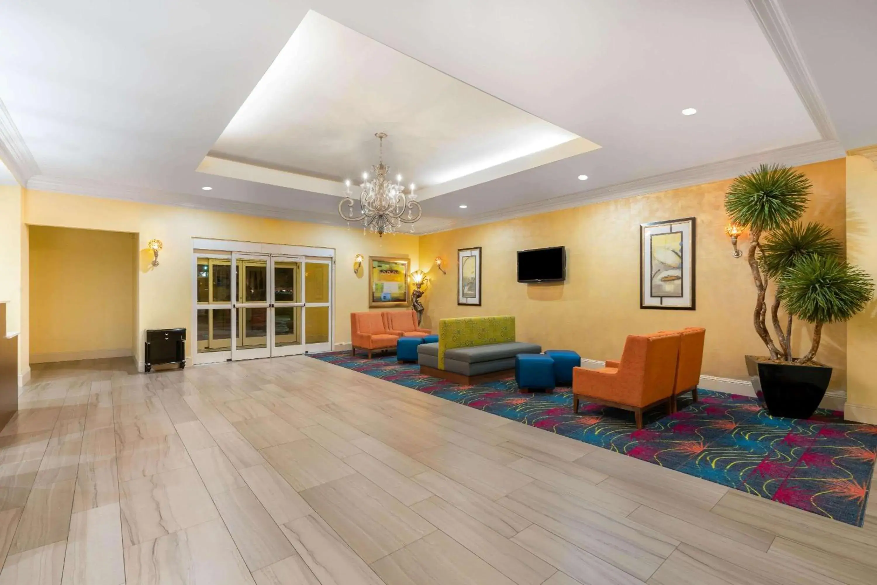 Lobby or reception in La Quinta Inn & Suites by Wyndham Broussard - Lafayette Area Lobby or reception in La Quinta Inn & Suites by Wyndham Broussard - Lafayette Area