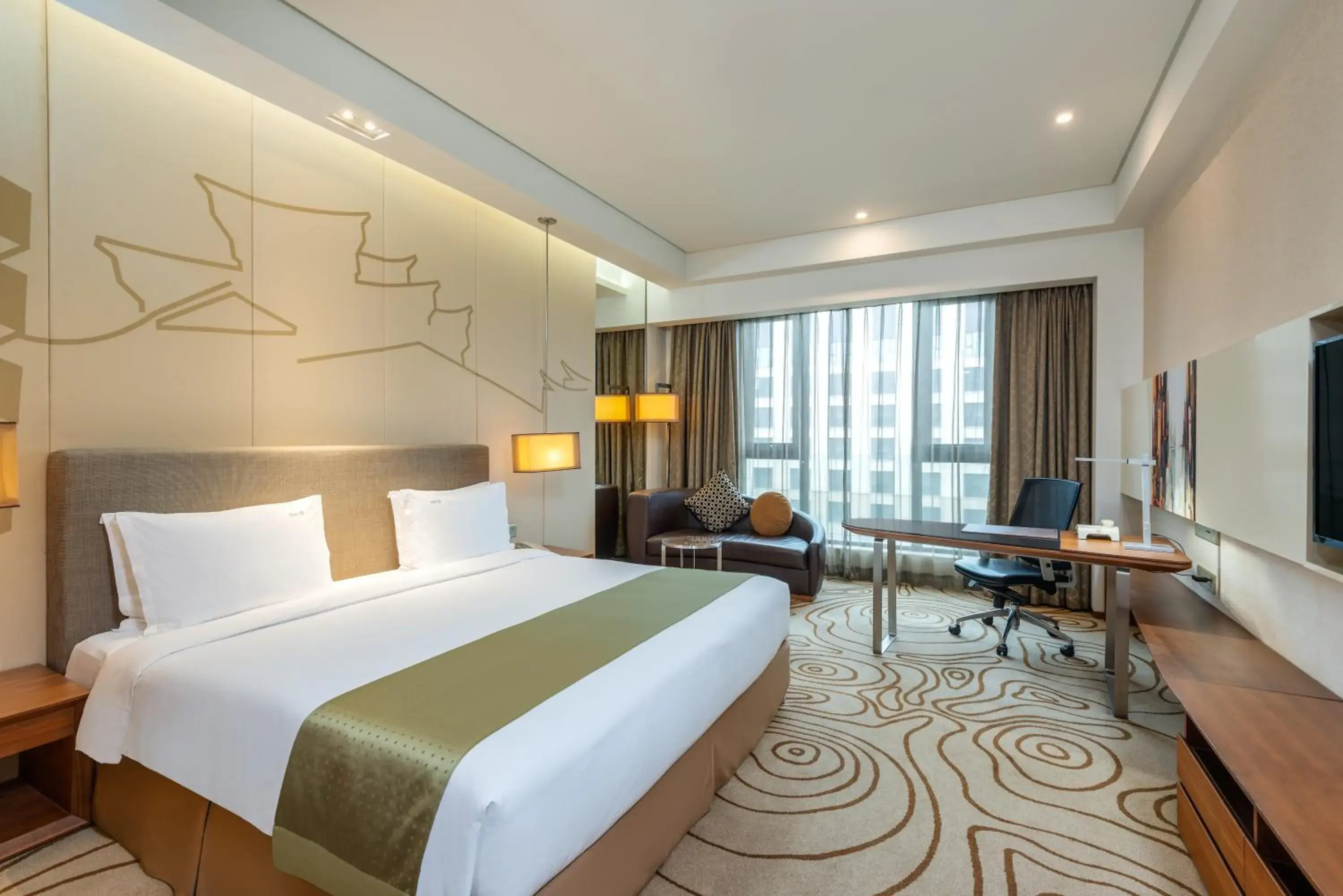 Bed in Holiday Inn Shanghai Hongqiao by IHG - near by Hongqiao Airport & NECC Bed in Holiday Inn Shanghai Hongqiao by IHG - near by Hongqiao Airport & NECC