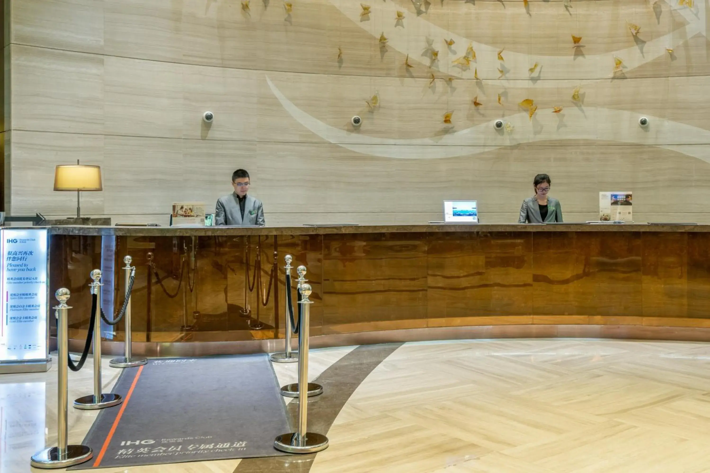 Property building in Holiday Inn Shanghai Hongqiao by IHG - near by Hongqiao Airport & NECC Property building in Holiday Inn Shanghai Hongqiao by IHG - near by Hongqiao Airport & NECC