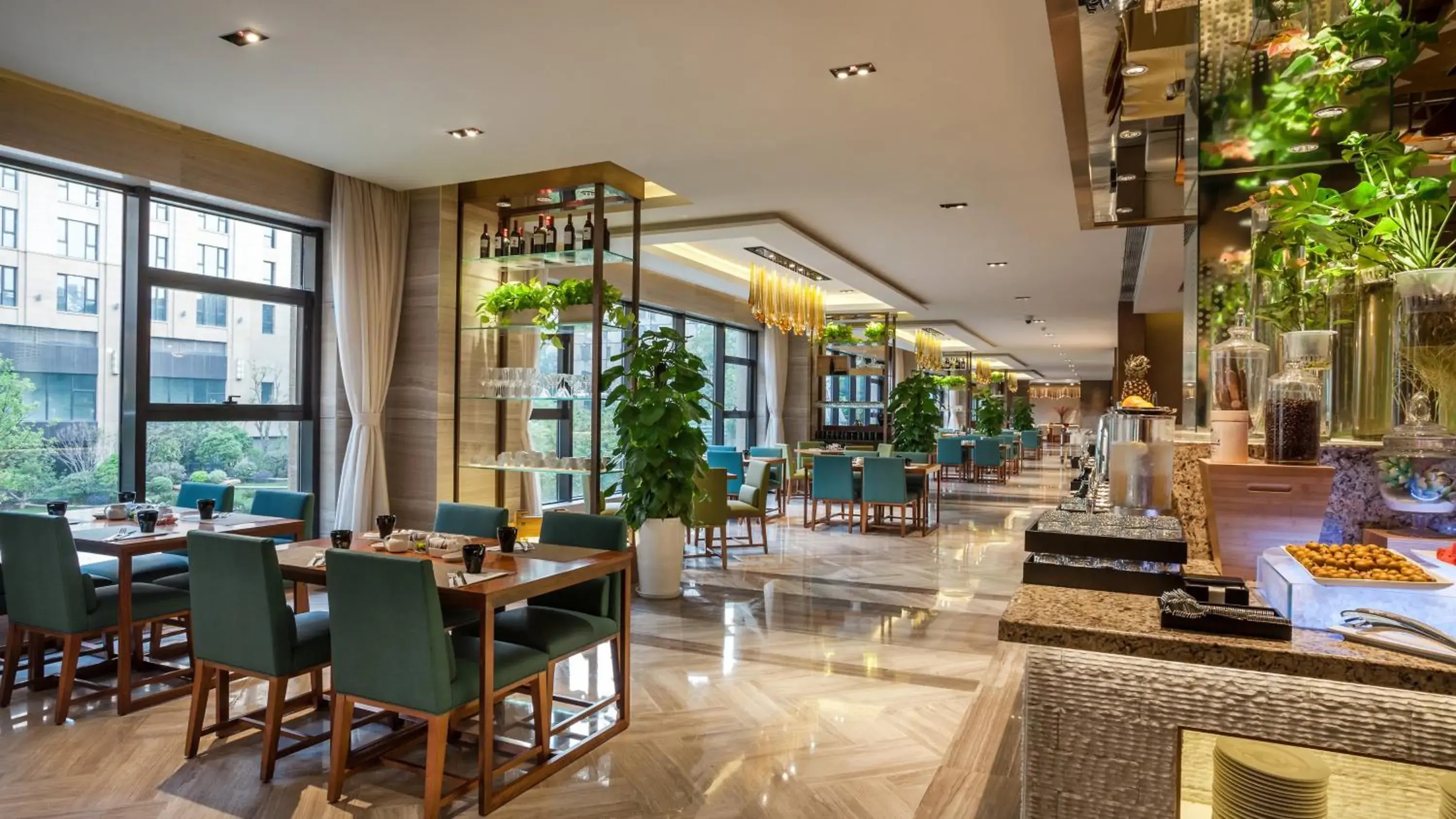 Restaurant/places to eat in Holiday Inn Shanghai Hongqiao by IHG - near by Hongqiao Airport & NECC Restaurant/places to eat in Holiday Inn Shanghai Hongqiao by IHG - near by Hongqiao Airport & NECC