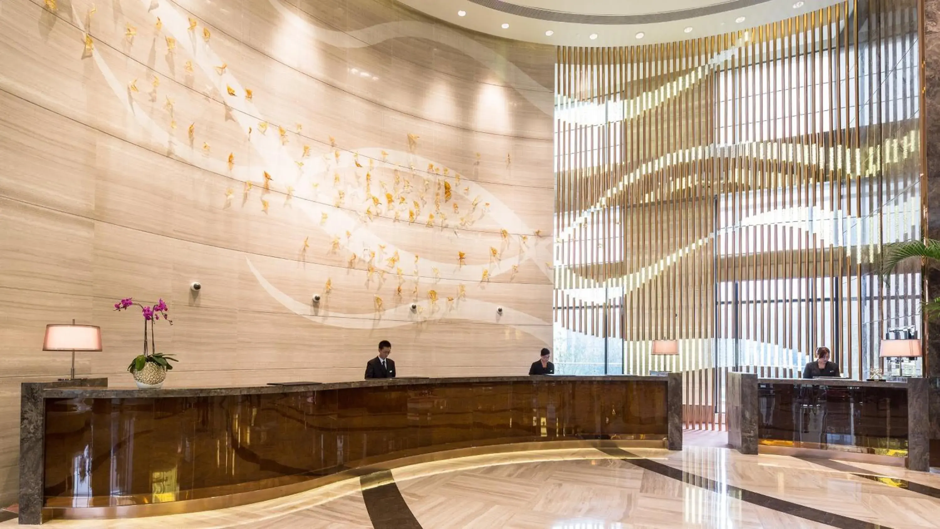 Property building in Holiday Inn Shanghai Hongqiao by IHG - near by Hongqiao Airport & NECC Property building in Holiday Inn Shanghai Hongqiao by IHG - near by Hongqiao Airport & NECC