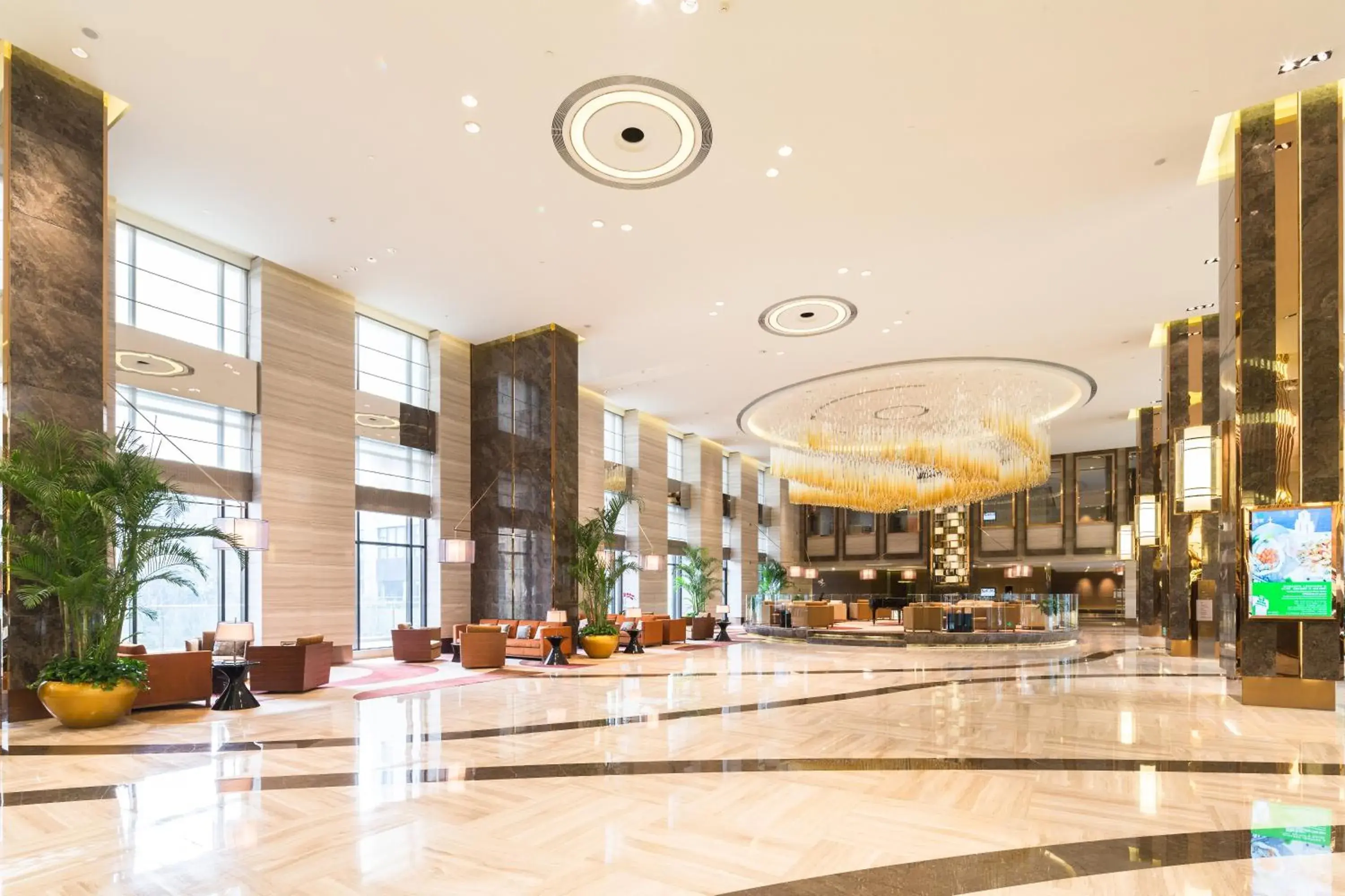 Property building in Holiday Inn Shanghai Hongqiao by IHG - near by Hongqiao Airport & NECC Property building in Holiday Inn Shanghai Hongqiao by IHG - near by Hongqiao Airport & NECC