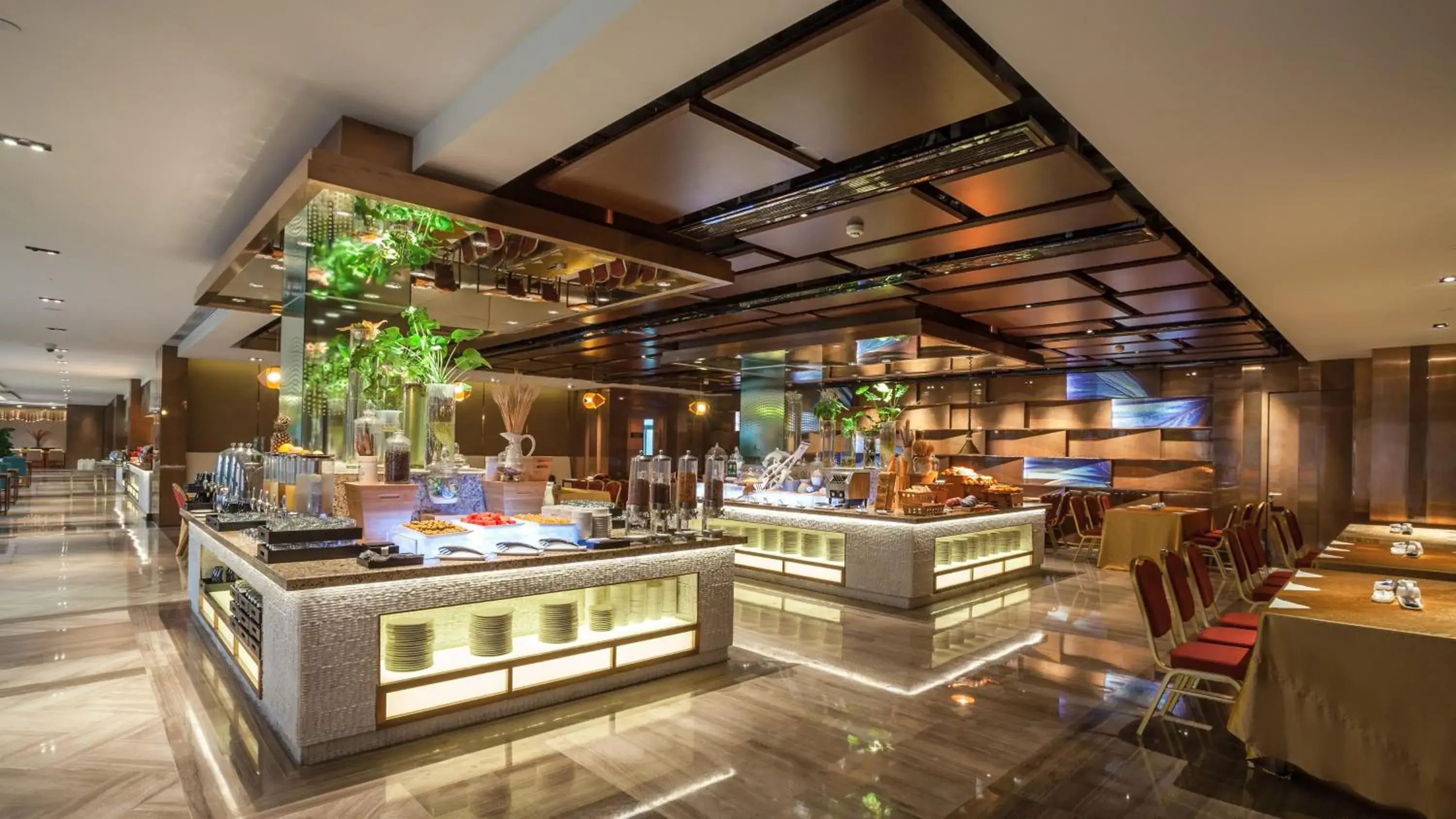 Restaurant/places to eat in Holiday Inn Shanghai Hongqiao by IHG - near by Hongqiao Airport & NECC Restaurant/places to eat in Holiday Inn Shanghai Hongqiao by IHG - near by Hongqiao Airport & NECC