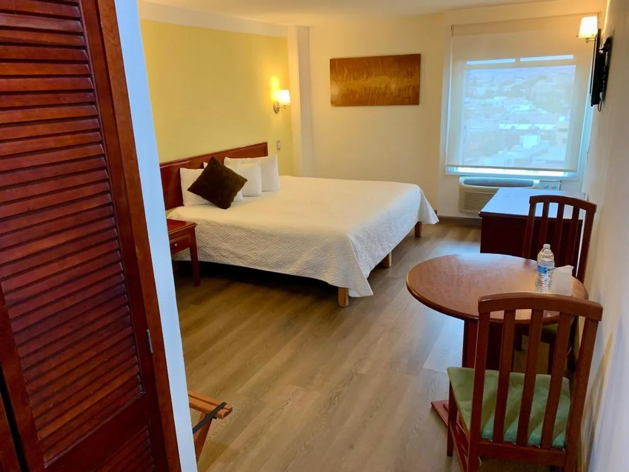 Photo of the whole room, Bed in Hotel Enterprise Inn Poliforum