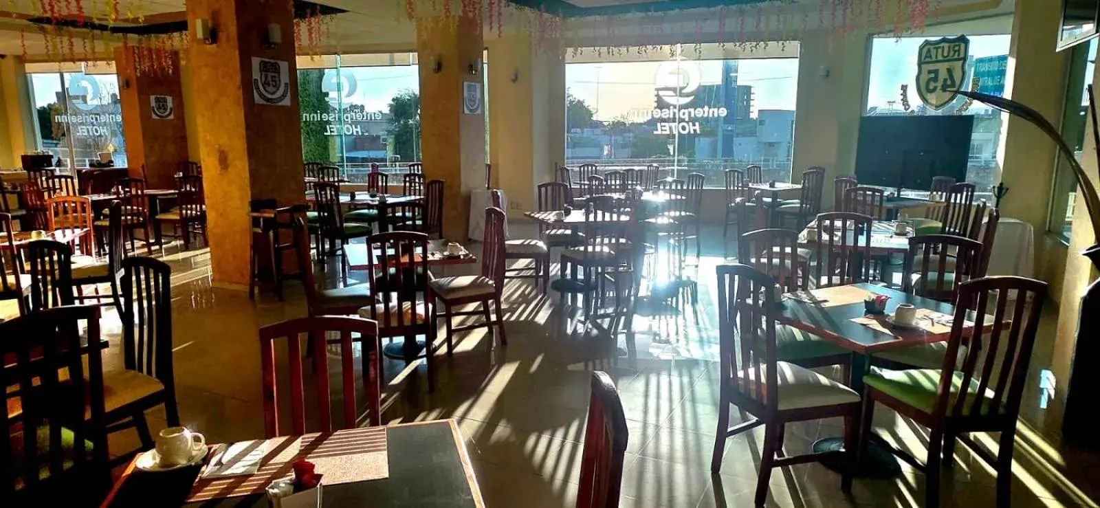 Restaurant/places to eat in Hotel Enterprise Inn Poliforum Restaurant/places to eat in Hotel Enterprise Inn Poliforum