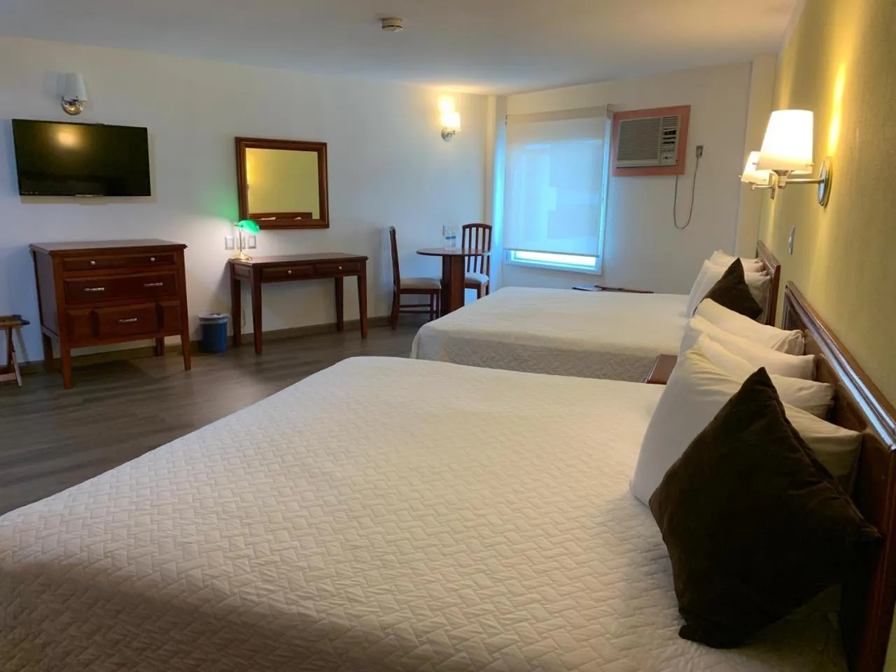 Photo of the whole room, Bed in Hotel Enterprise Inn Poliforum