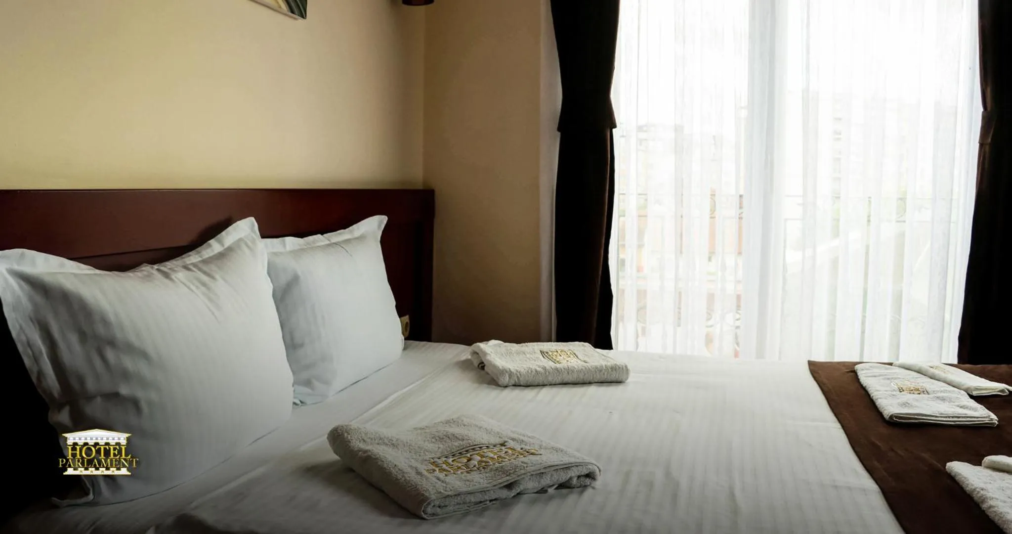 Bed in Hotel Parlament