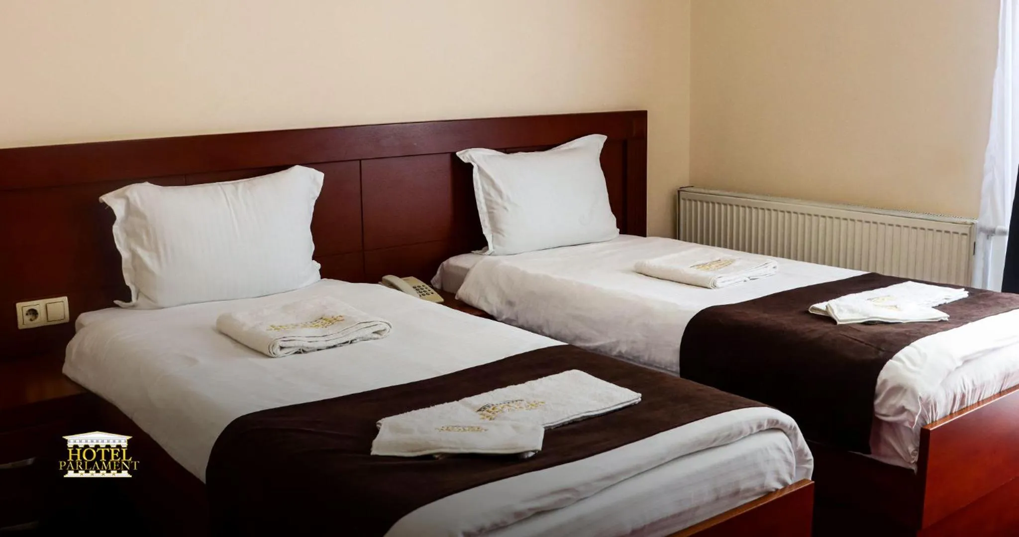 Bed in Hotel Parlament