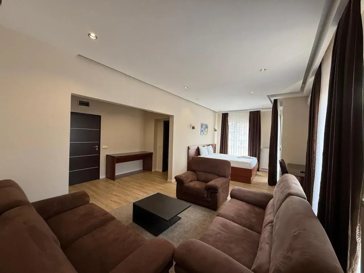 Facade/entrance in Hotel Parlament Facade/entrance in Hotel Parlament