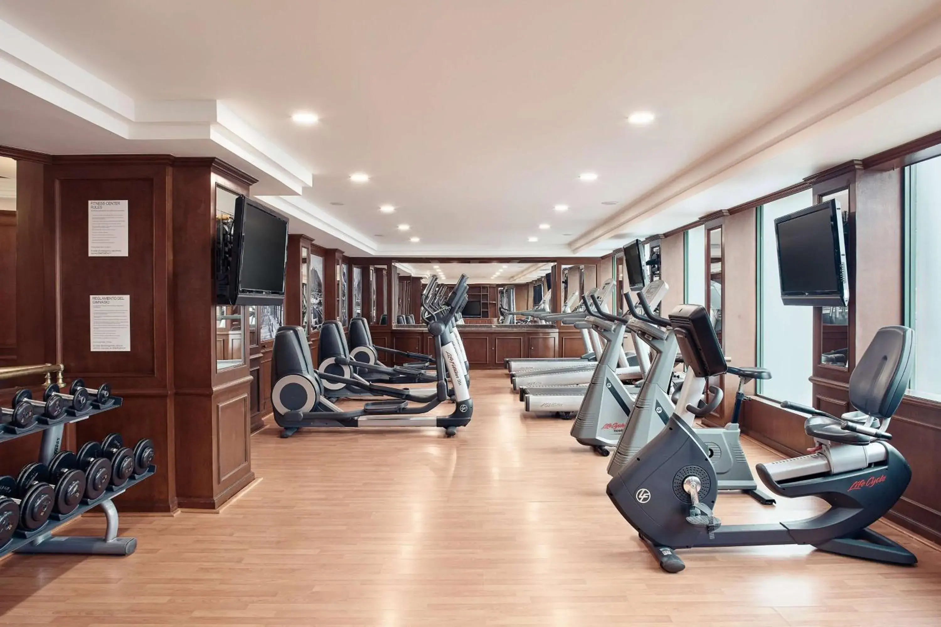 Fitness centre/facilities in Wyndham Monterrey Ambassador Centro Fitness centre/facilities in Wyndham Monterrey Ambassador Centro