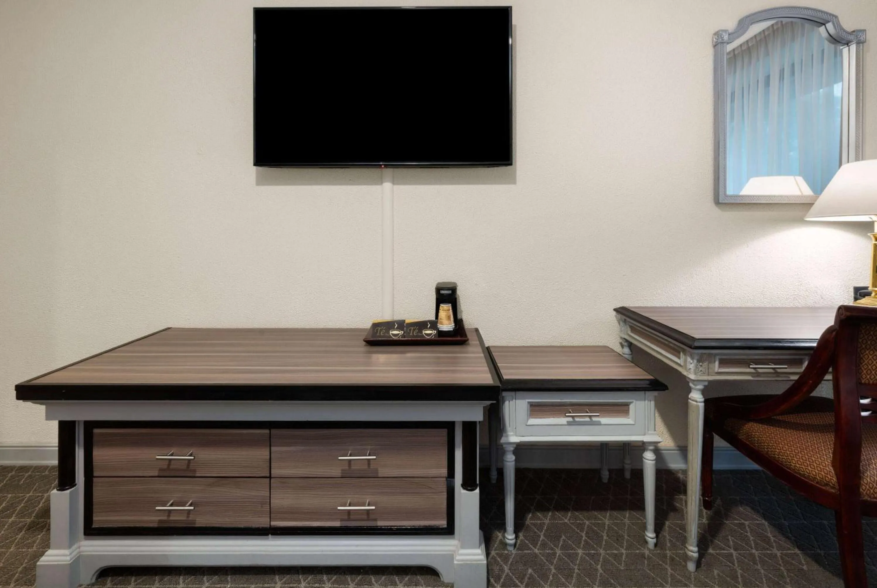 Photo of the whole room in Wyndham Monterrey Ambassador Centro